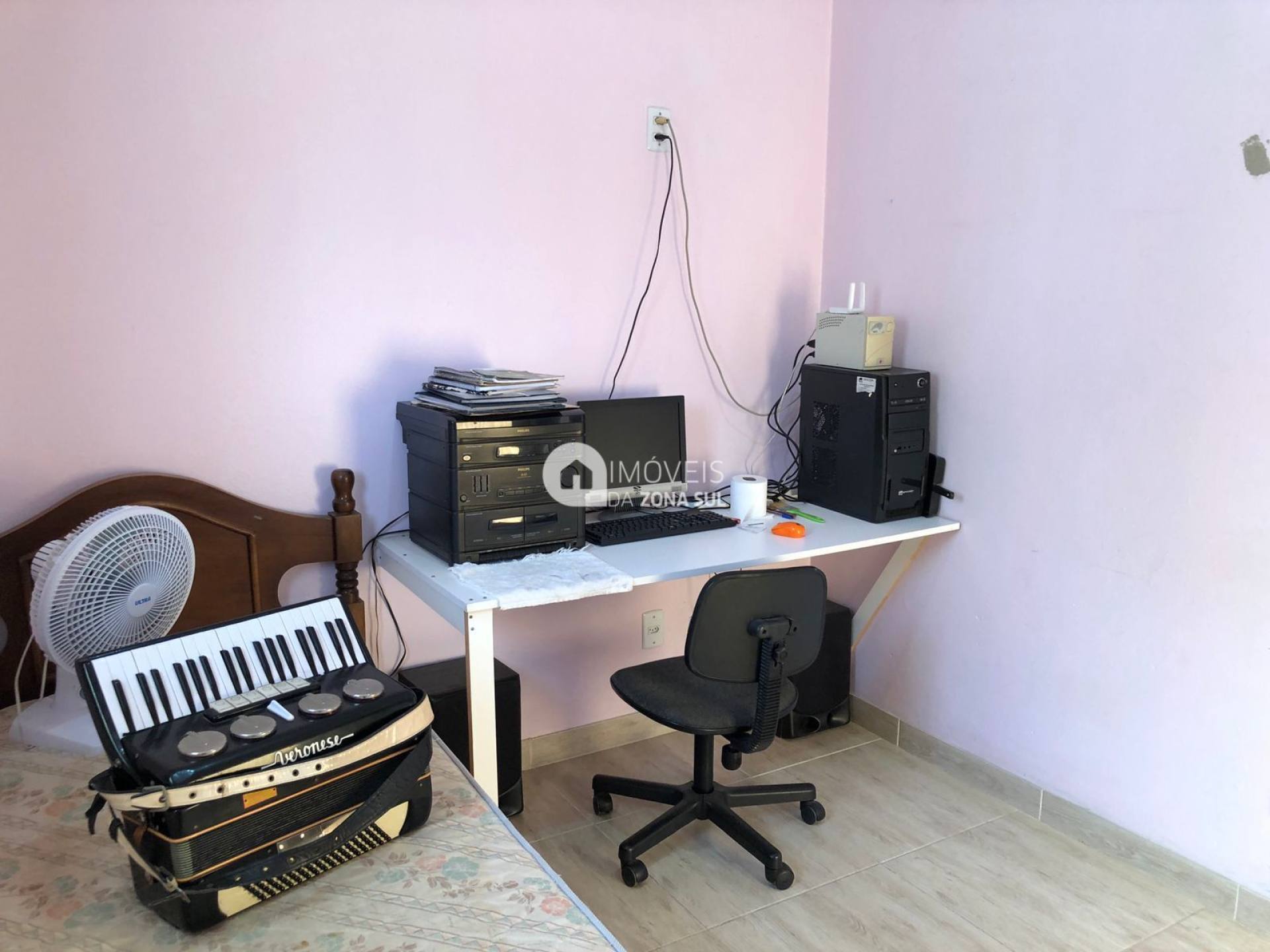 Casa para Vender com 1 vaga de garagem com 2 quartos 1 banheiro no bairro Hípica em Porto Alegre/RS