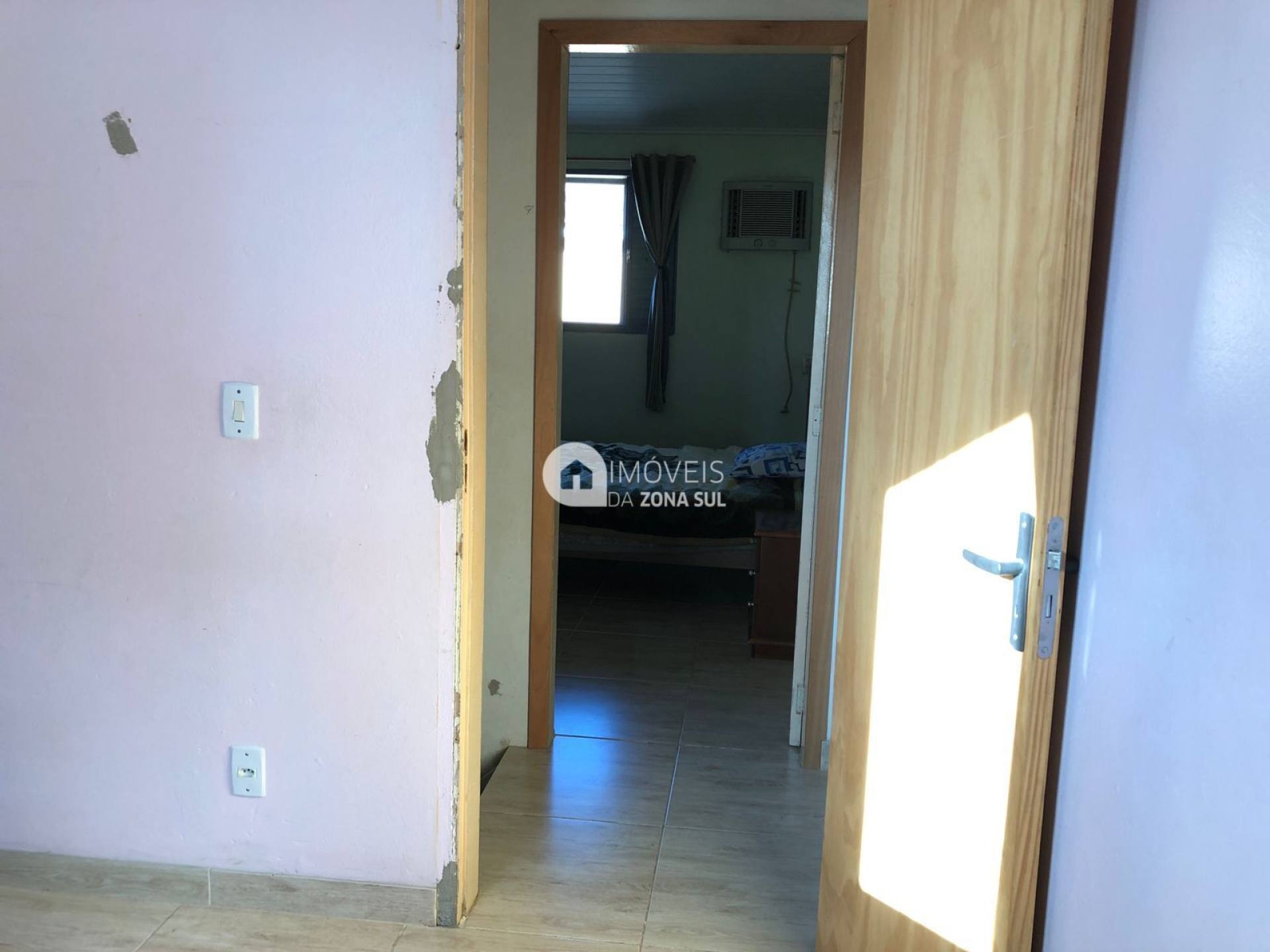 Casa para Vender com 1 vaga de garagem com 2 quartos 1 banheiro no bairro Hípica em Porto Alegre/RS