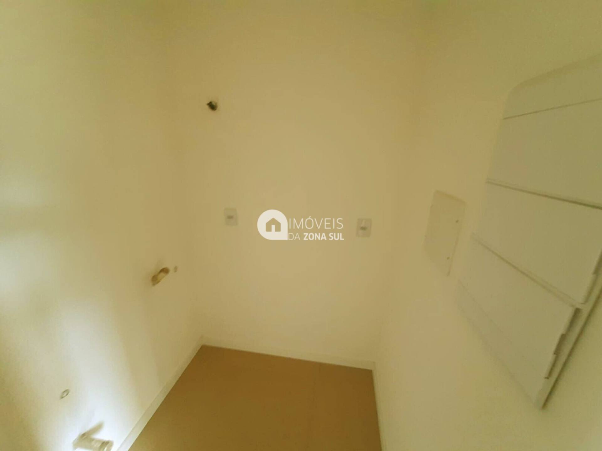 Casa para Vender com 2 vagas de garagem com 3 quartos 2 banheiros 1 suíte no bairro Aberta dos Morros em Porto Alegre/RS