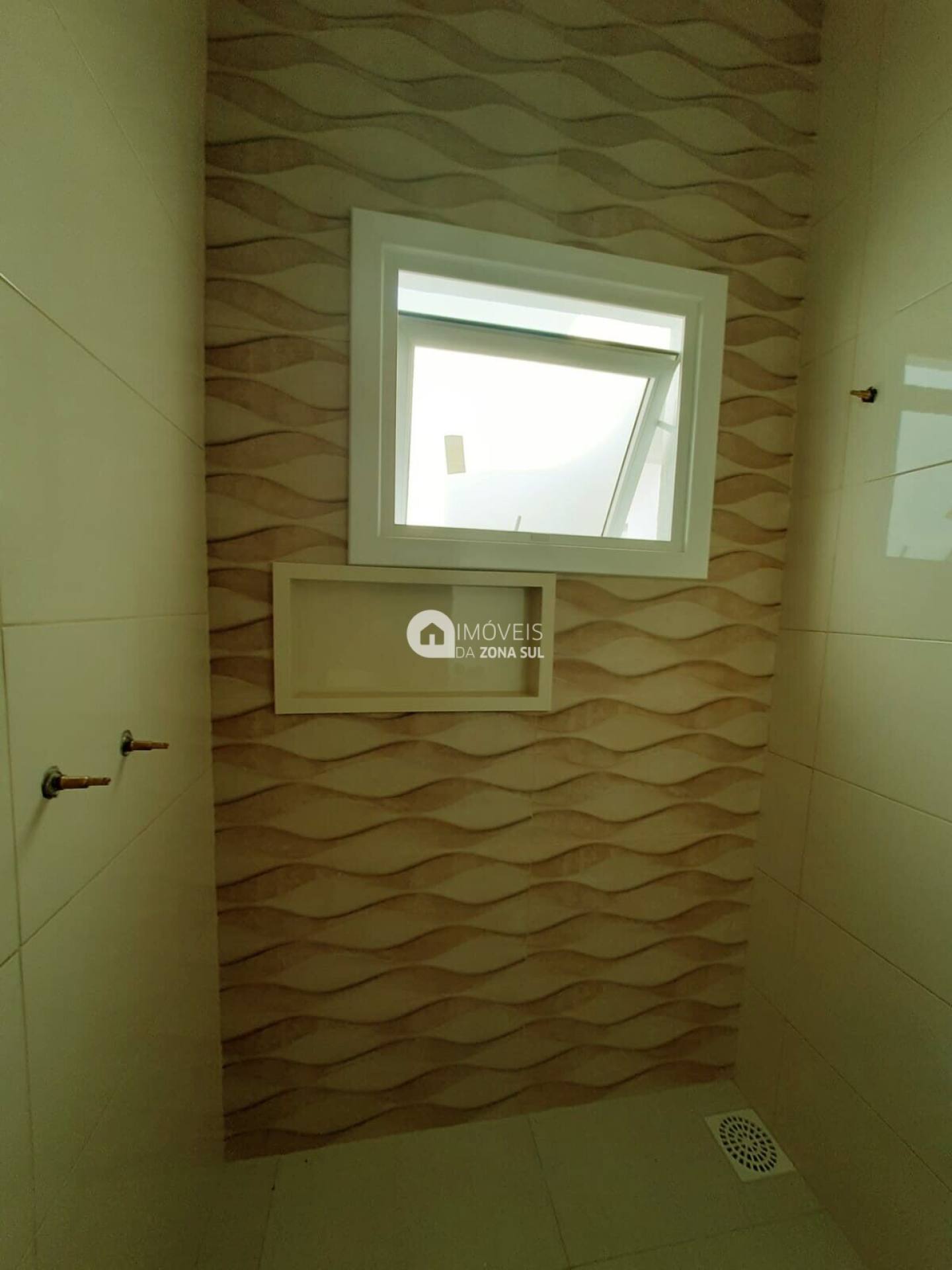 Casa para Vender com 2 vagas de garagem com 3 quartos 2 banheiros 1 suíte no bairro Aberta dos Morros em Porto Alegre/RS