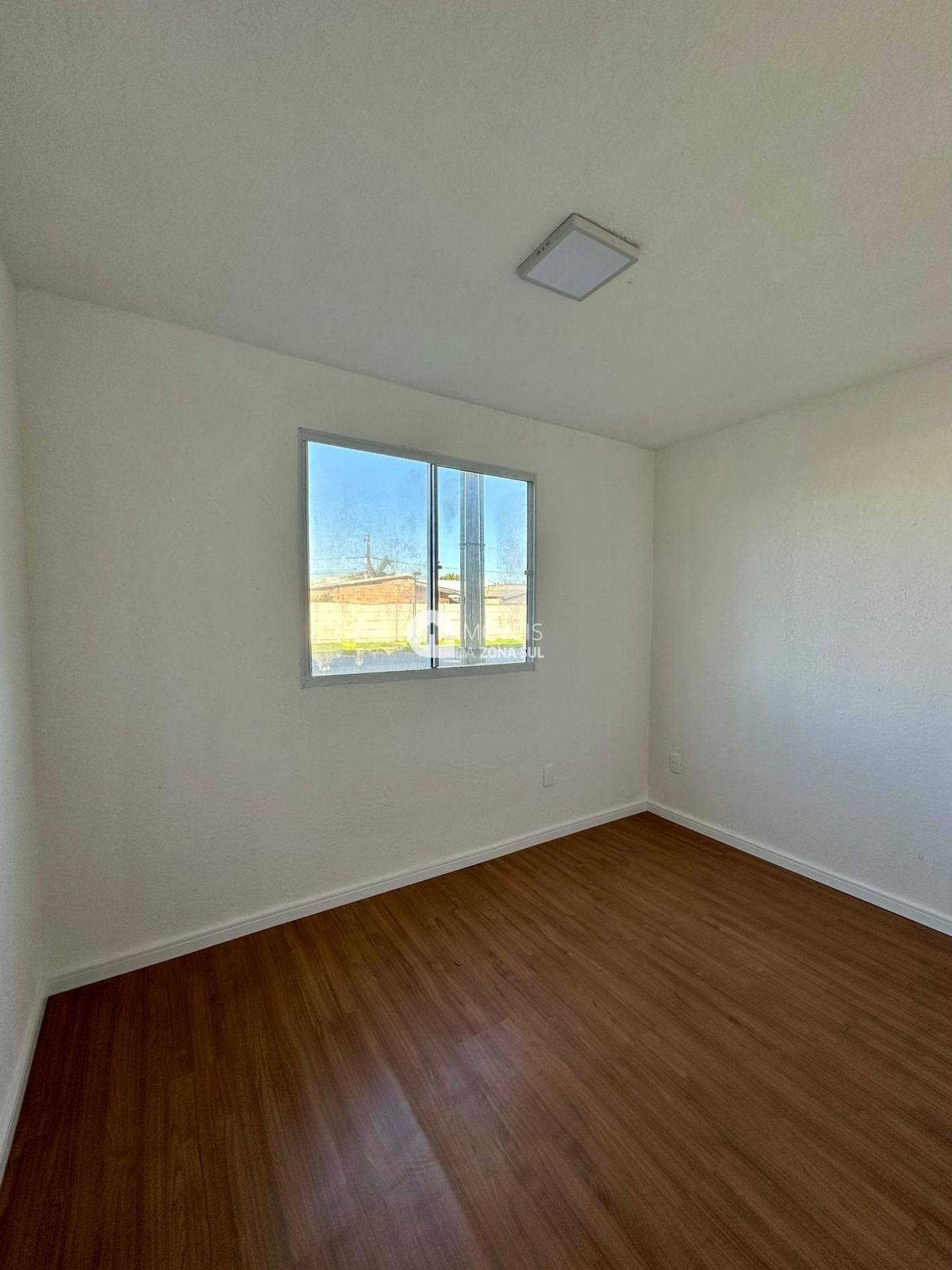 Apartamento para Vender com 1 vaga de garagem com 2 quartos 1 banheiro no bairro Restinga em Porto Alegre/RS