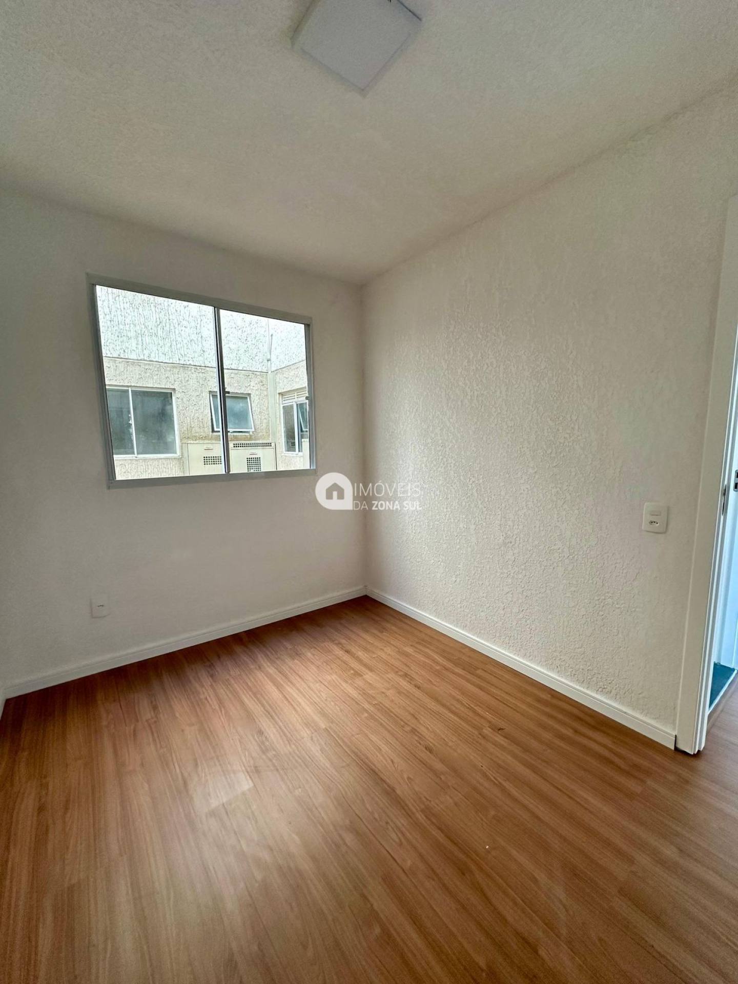 Apartamento para Vender com 1 vaga de garagem com 2 quartos 1 banheiro no bairro Restinga em Porto Alegre/RS