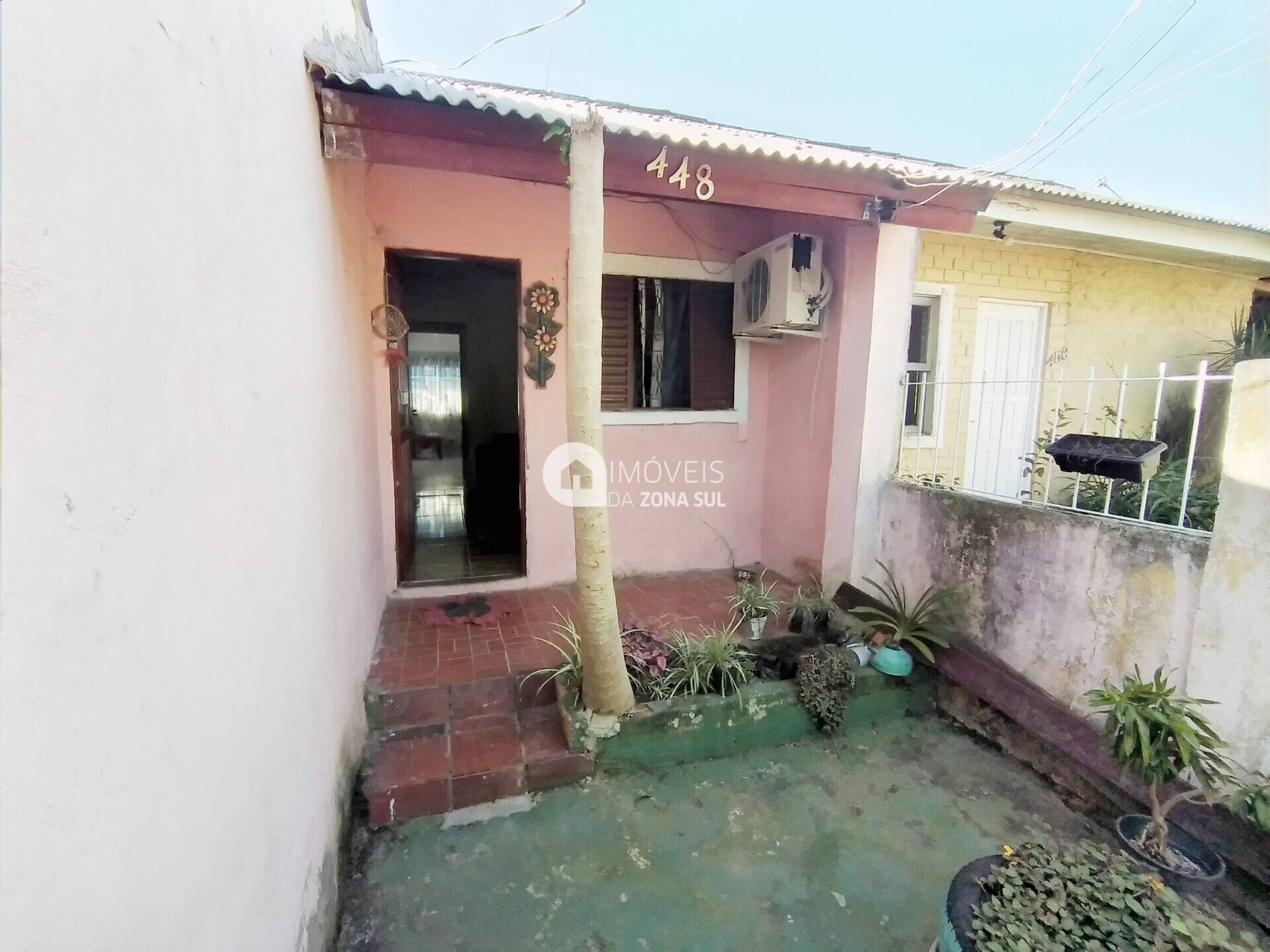 Casa para Vender com 2 vagas de garagem com 3 quartos 3 banheiros no bairro Restinga em Porto Alegre/RS