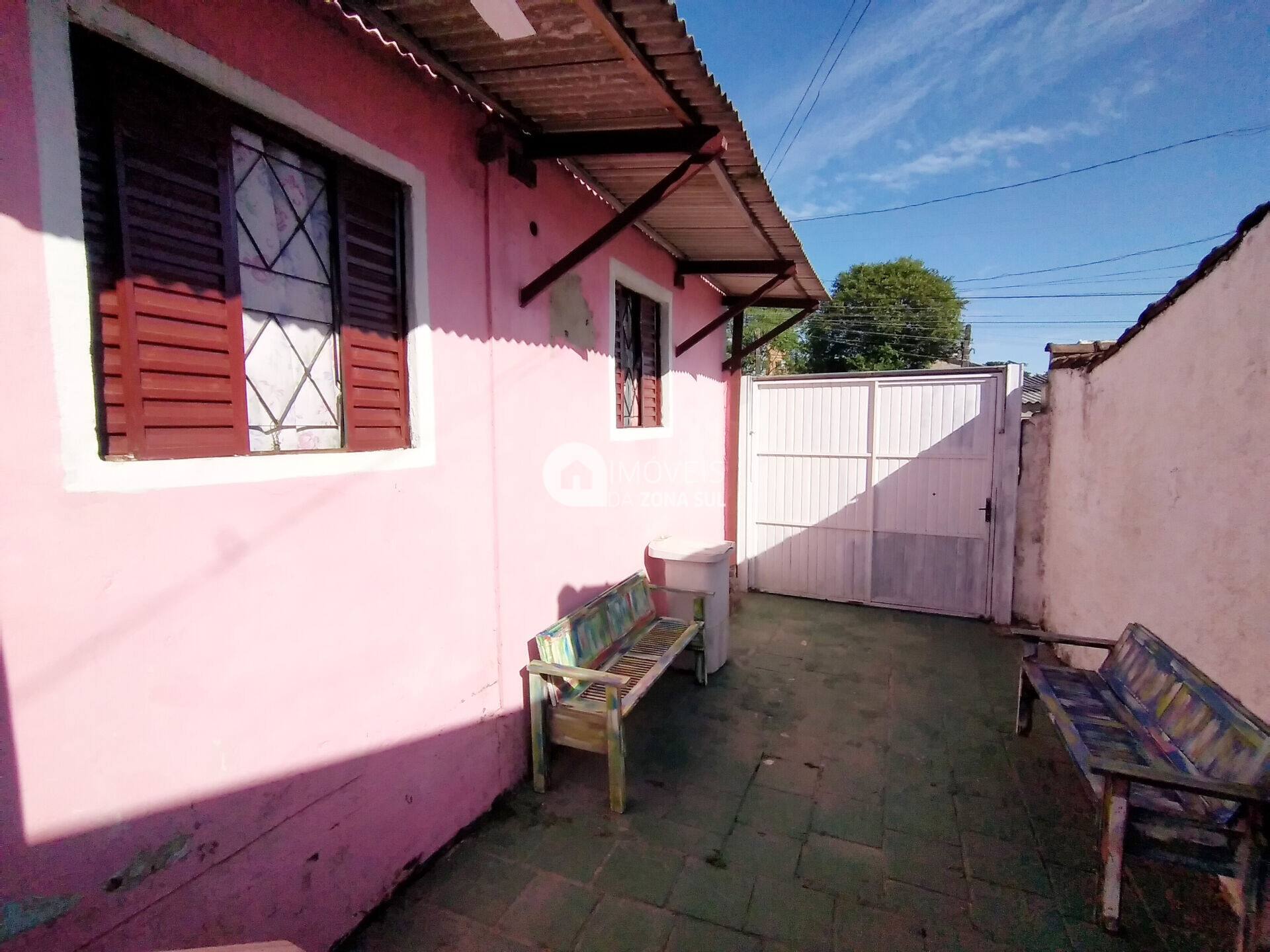 Casa para Vender com 2 vagas de garagem com 3 quartos 3 banheiros no bairro Restinga em Porto Alegre/RS