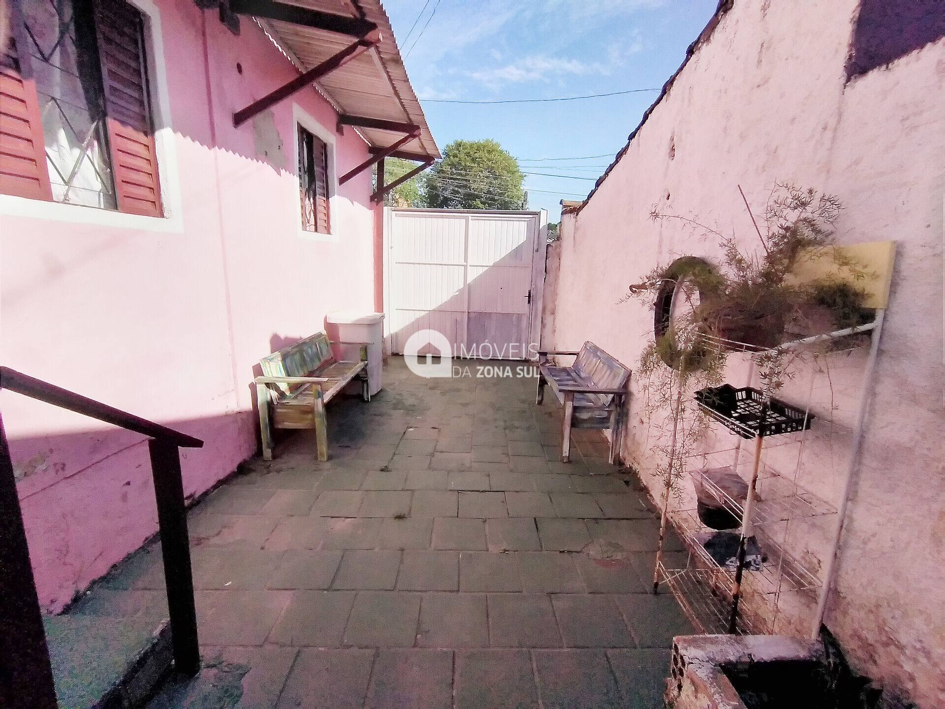 Casa para Vender com 2 vagas de garagem com 3 quartos 3 banheiros no bairro Restinga em Porto Alegre/RS