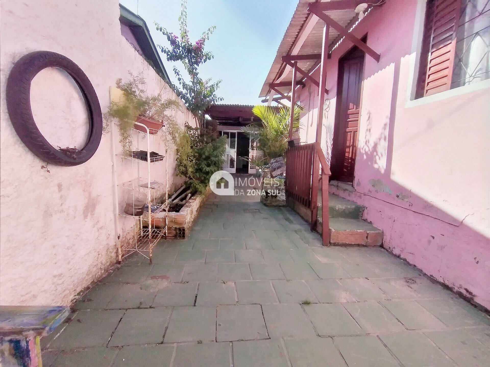 Casa para Vender com 2 vagas de garagem com 3 quartos 3 banheiros no bairro Restinga em Porto Alegre/RS