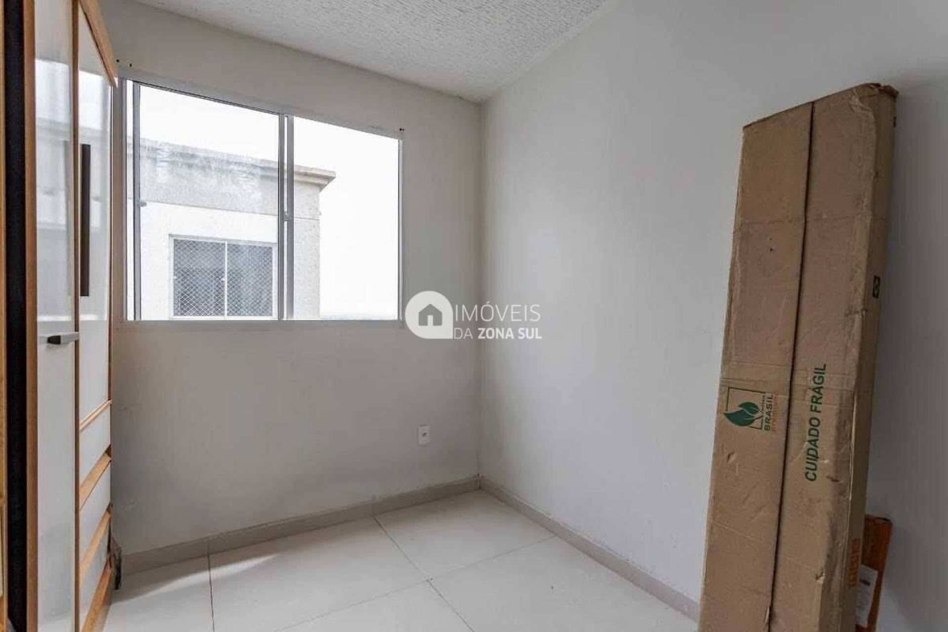 Apartamento para Vender com 1 vaga de garagem com 2 quartos 1 banheiro no bairro Rubem Berta em Porto Alegre/RS