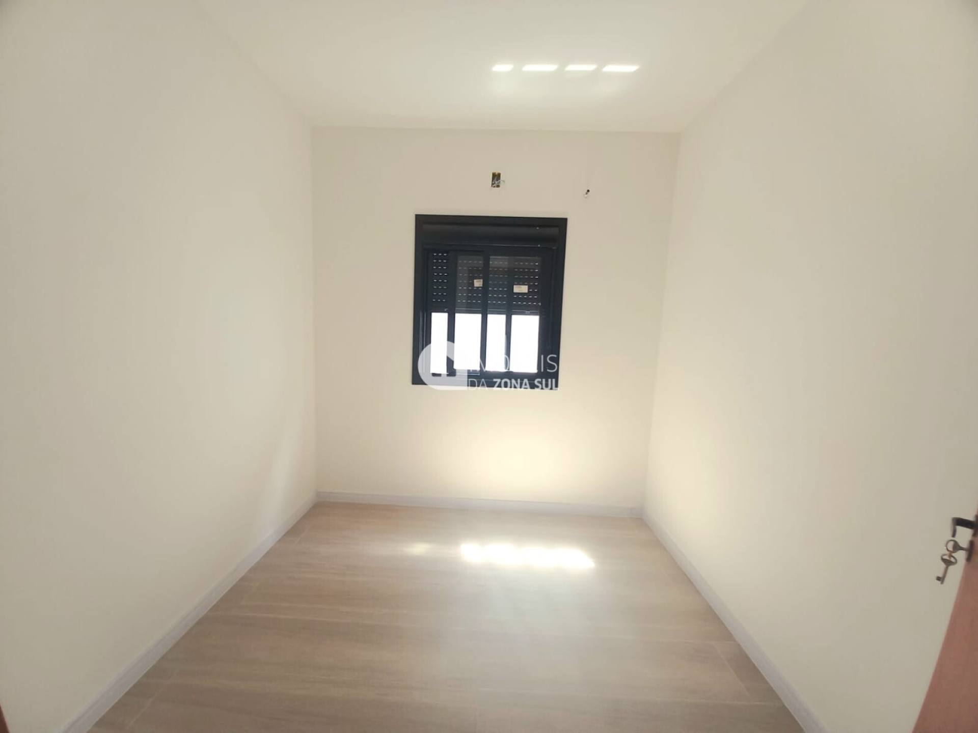 Casa para Vender com 2 vagas de garagem com 3 quartos 1 banheiro 1 suíte no bairro Hípica em Porto Alegre/RS