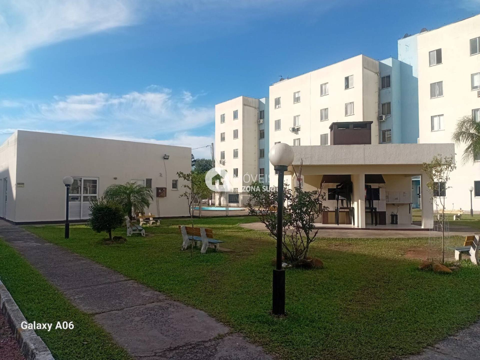 Apartamento 2 Dormitórios na Restinga Reformado