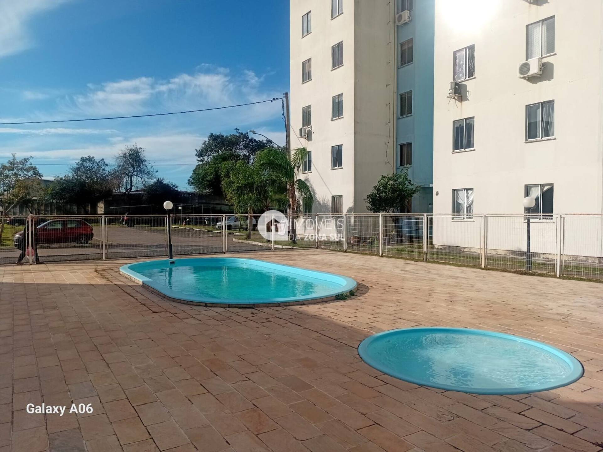 Apartamento 2 Dormitórios na Restinga Reformado