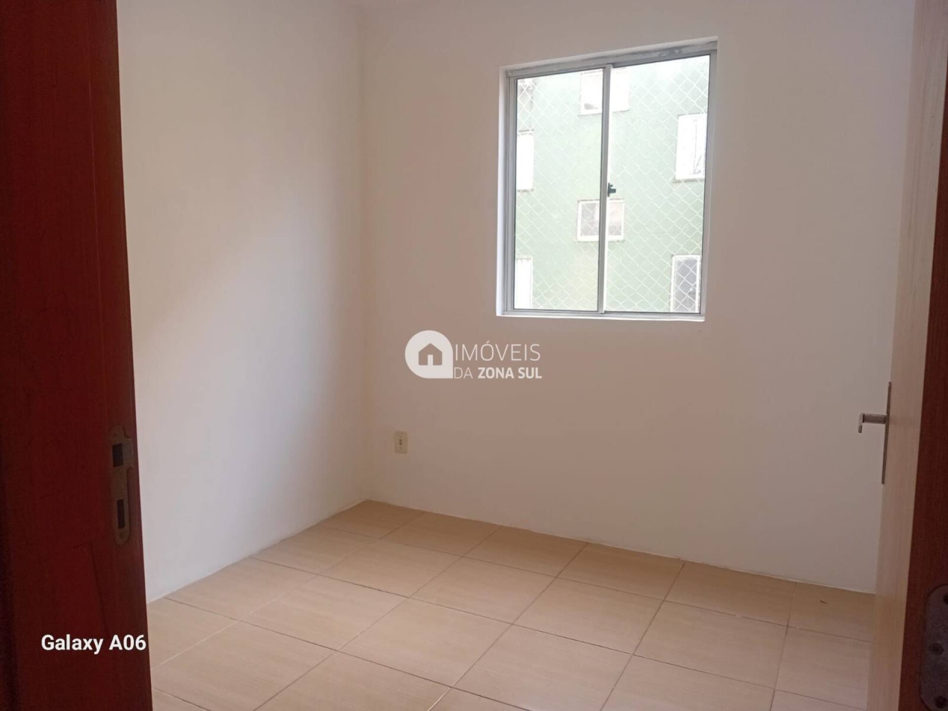Apartamento 2 Dormitórios na Restinga Reformado