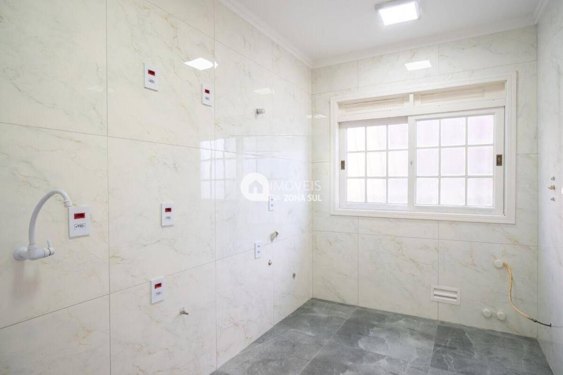 Ótimo Apartamento Térreo na Cavalhada