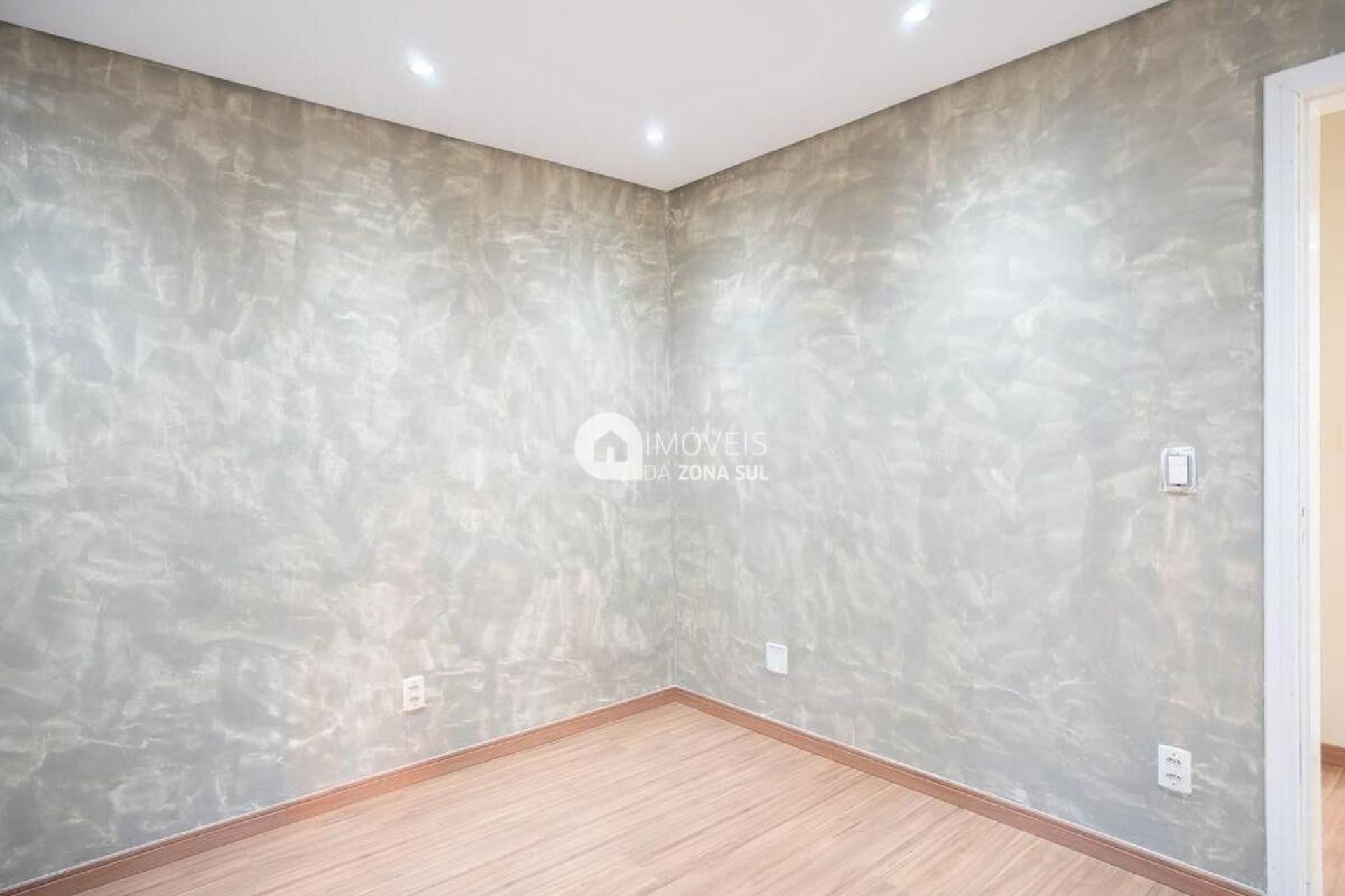 Ótimo Apartamento Térreo na Cavalhada