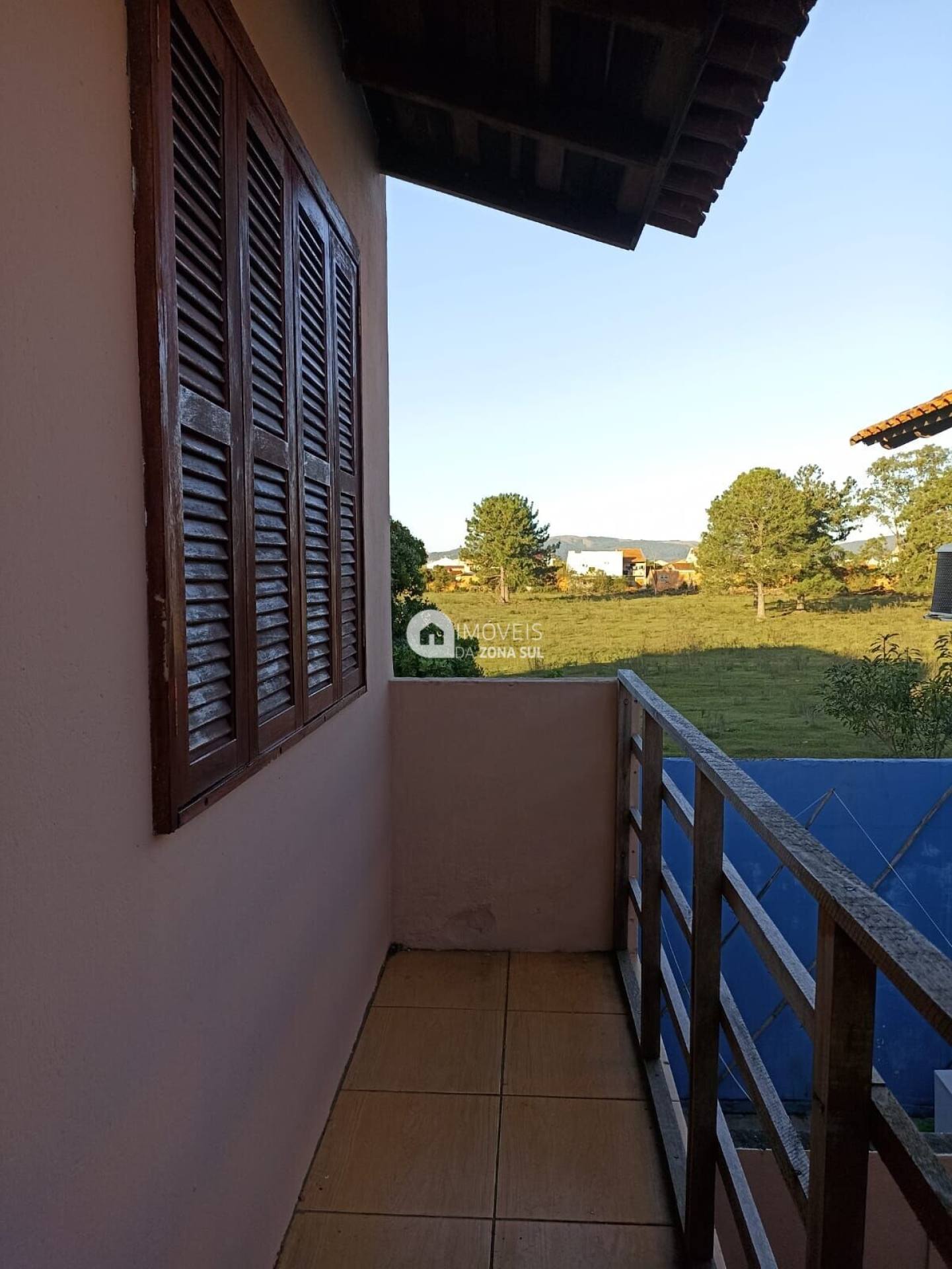 Casa para Vender com 2 vagas de garagem com 3 quartos 1 banheiro no bairro Hípica em Porto Alegre/RS