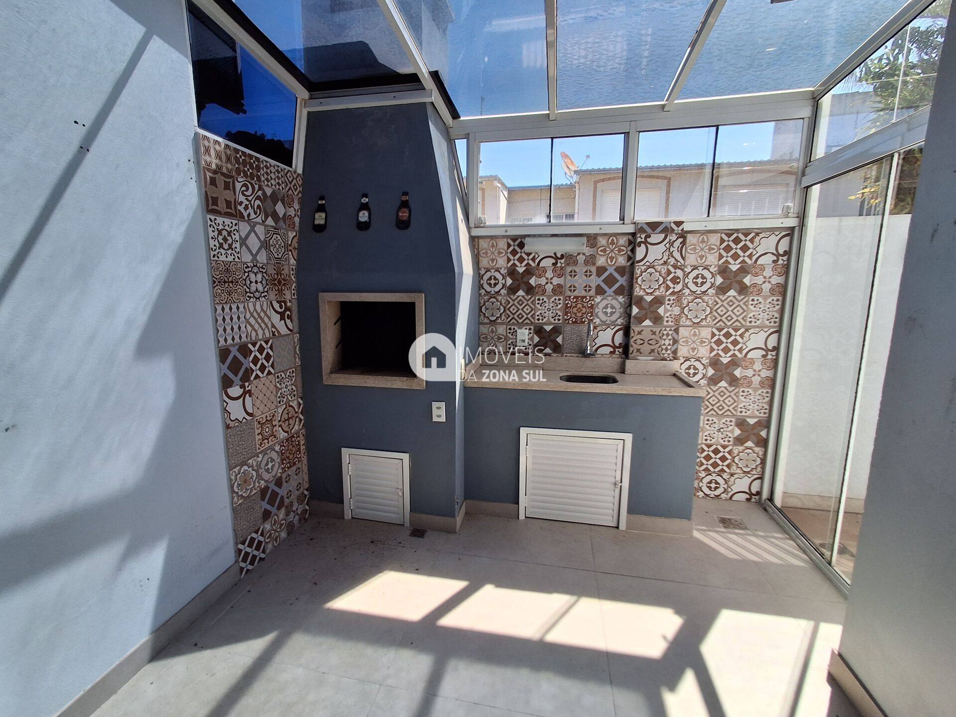 Casa para Vender com 1 vaga de garagem com 3 quartos 3 banheiros 1 suíte no bairro Tristeza em Porto Alegre/RS