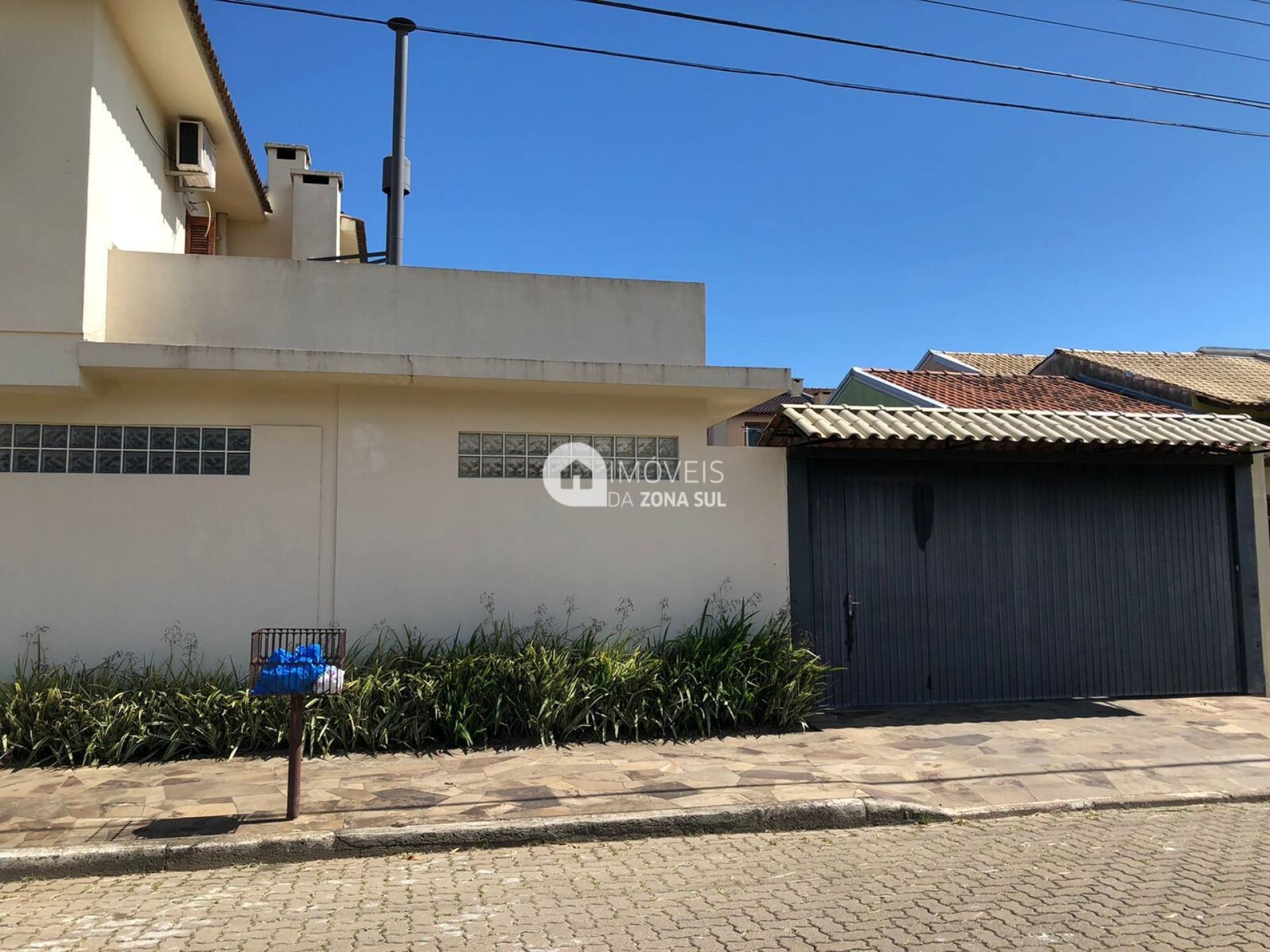 Casa para Vender com 2 vagas de garagem com 3 quartos 2 banheiros 1 suíte no bairro Aberta dos Morros em Porto Alegre/RS
