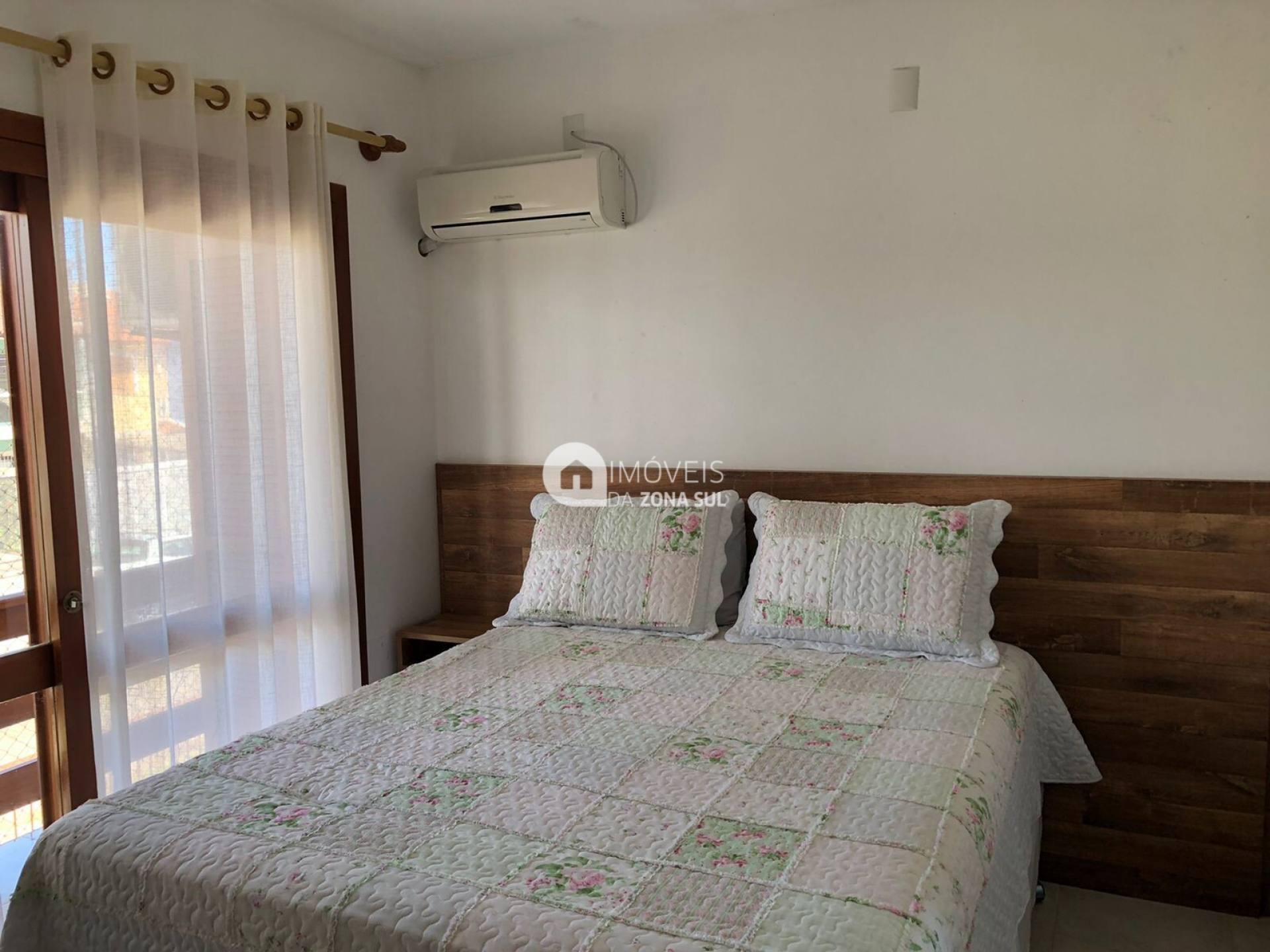 Casa para Vender com 2 vagas de garagem com 3 quartos 2 banheiros 1 suíte no bairro Aberta dos Morros em Porto Alegre/RS