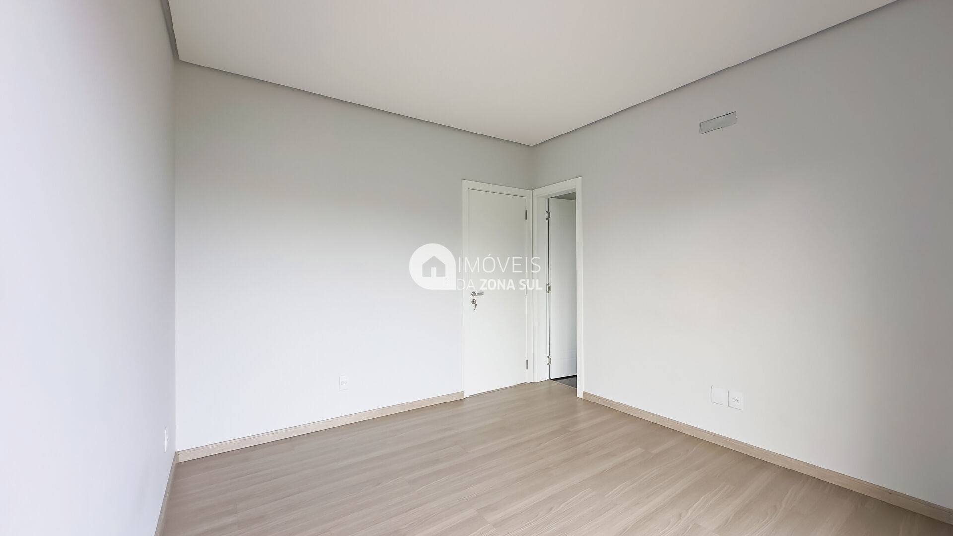 Casa para Vender com 4 vagas de garagem com 4 quartos 5 banheiros 4 suítes no bairro Hípica em Porto Alegre/RS