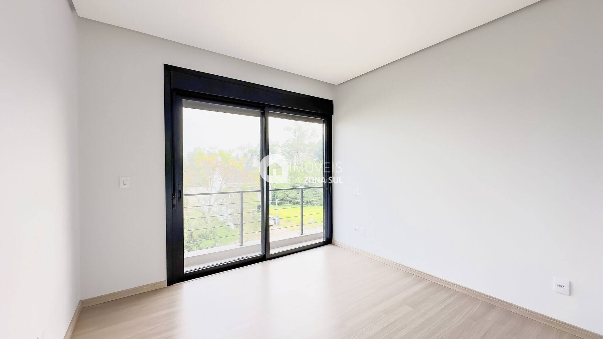 Casa para Vender com 4 vagas de garagem com 4 quartos 5 banheiros 4 suítes no bairro Hípica em Porto Alegre/RS