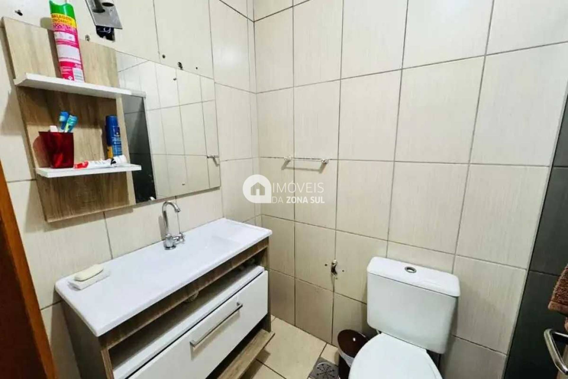 Casa para Vender com 2 vagas de garagem com 3 quartos 1 banheiro no bairro Hípica em Porto Alegre/RS