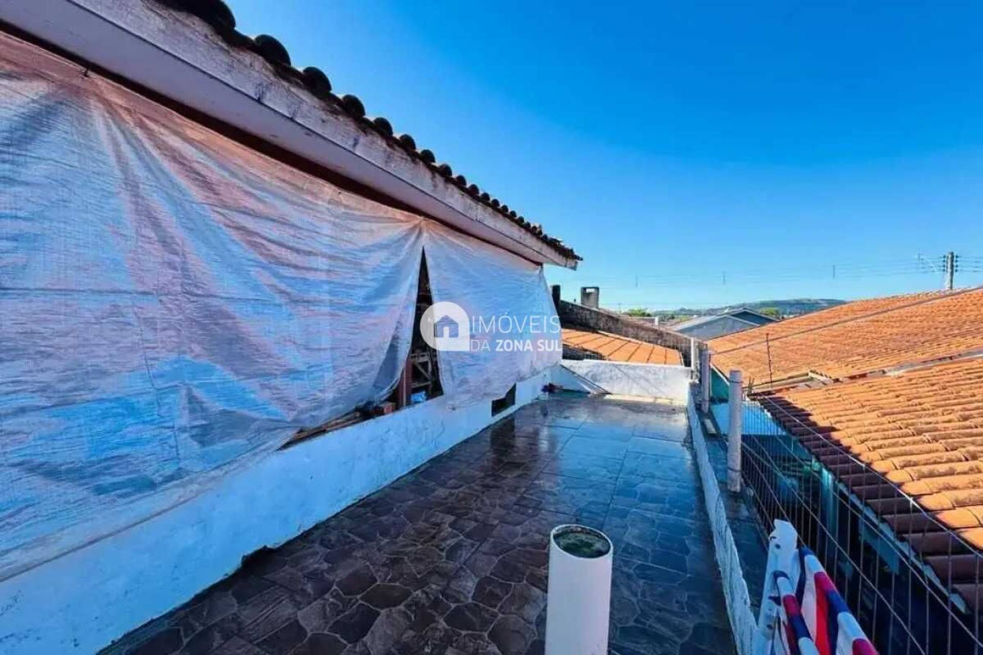 Casa para Vender com 2 vagas de garagem com 3 quartos 1 banheiro no bairro Hípica em Porto Alegre/RS