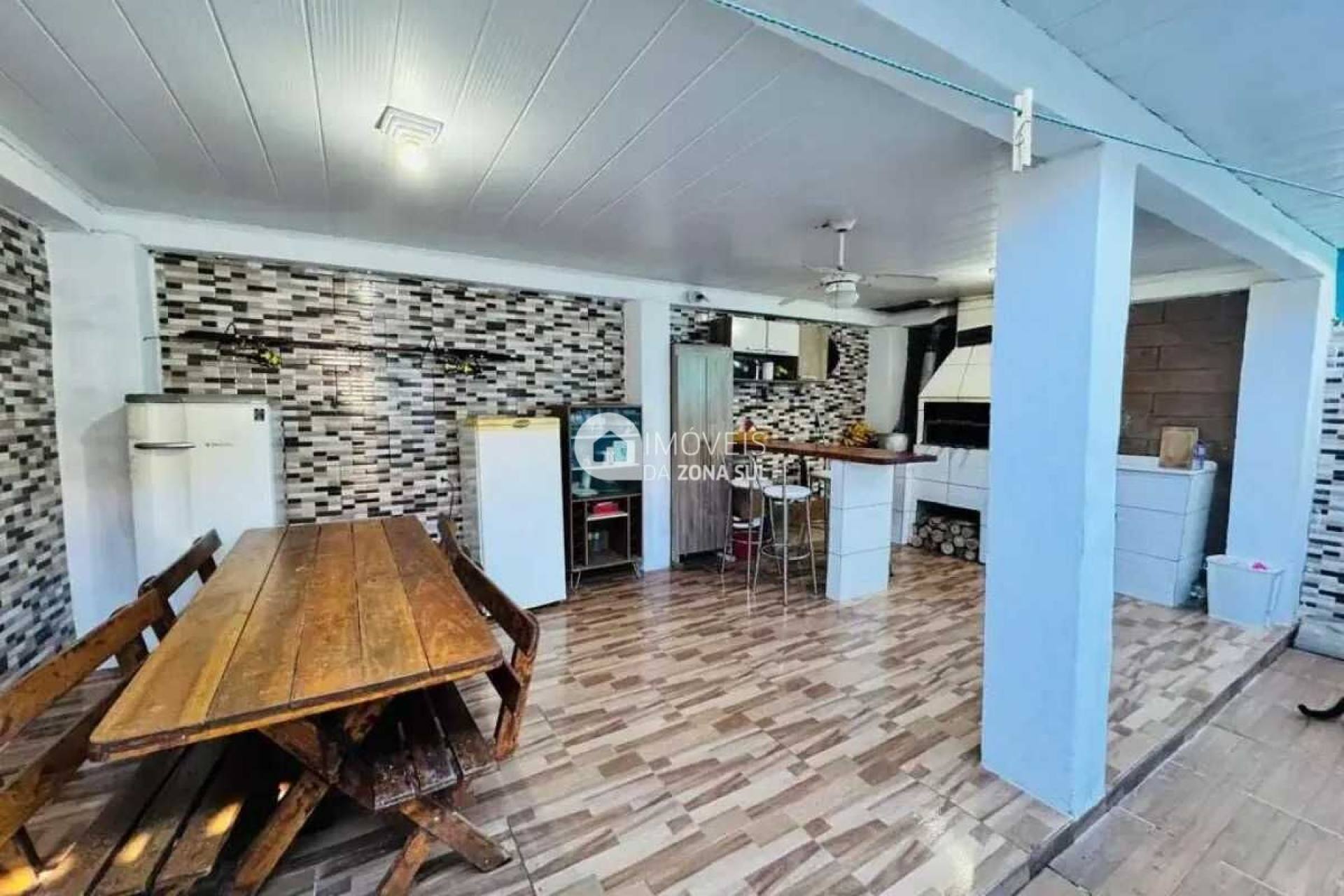Casa para Vender com 2 vagas de garagem com 3 quartos 1 banheiro no bairro Hípica em Porto Alegre/RS