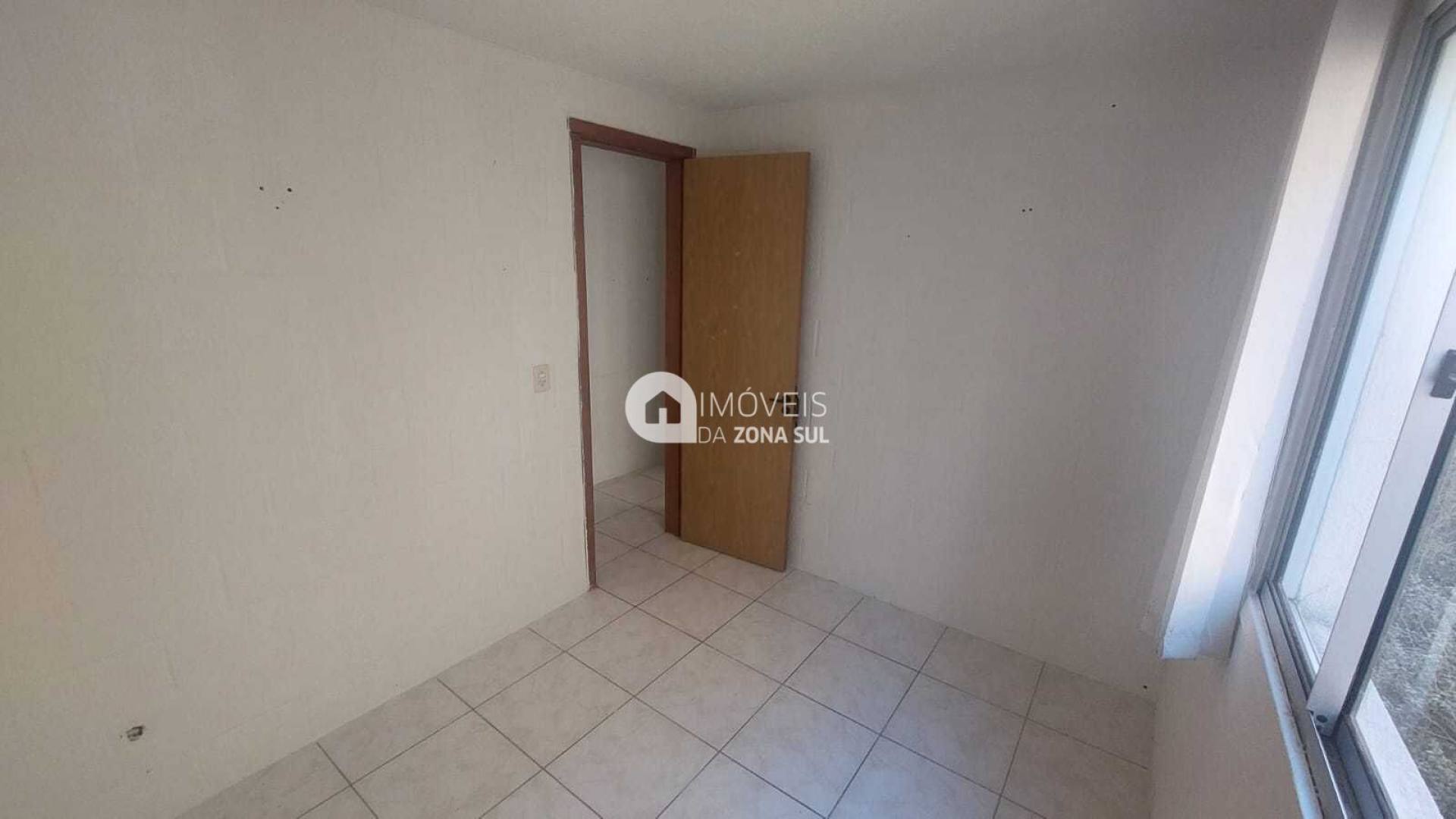 Apartamento para Vender com 1 vaga de garagem com 2 quartos 1 banheiro no bairro Vila Nova em Porto Alegre/RS