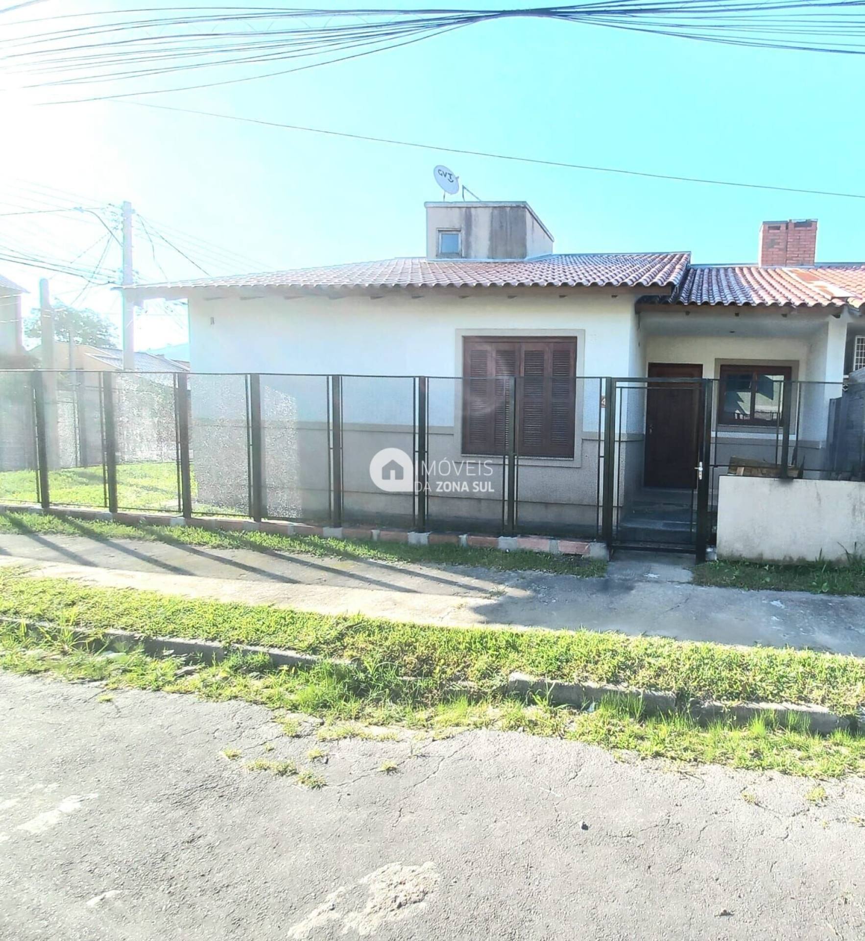 Casa para Vender com 1 vaga de garagem com 2 quartos 1 banheiro no bairro Hípica em Porto Alegre/RS