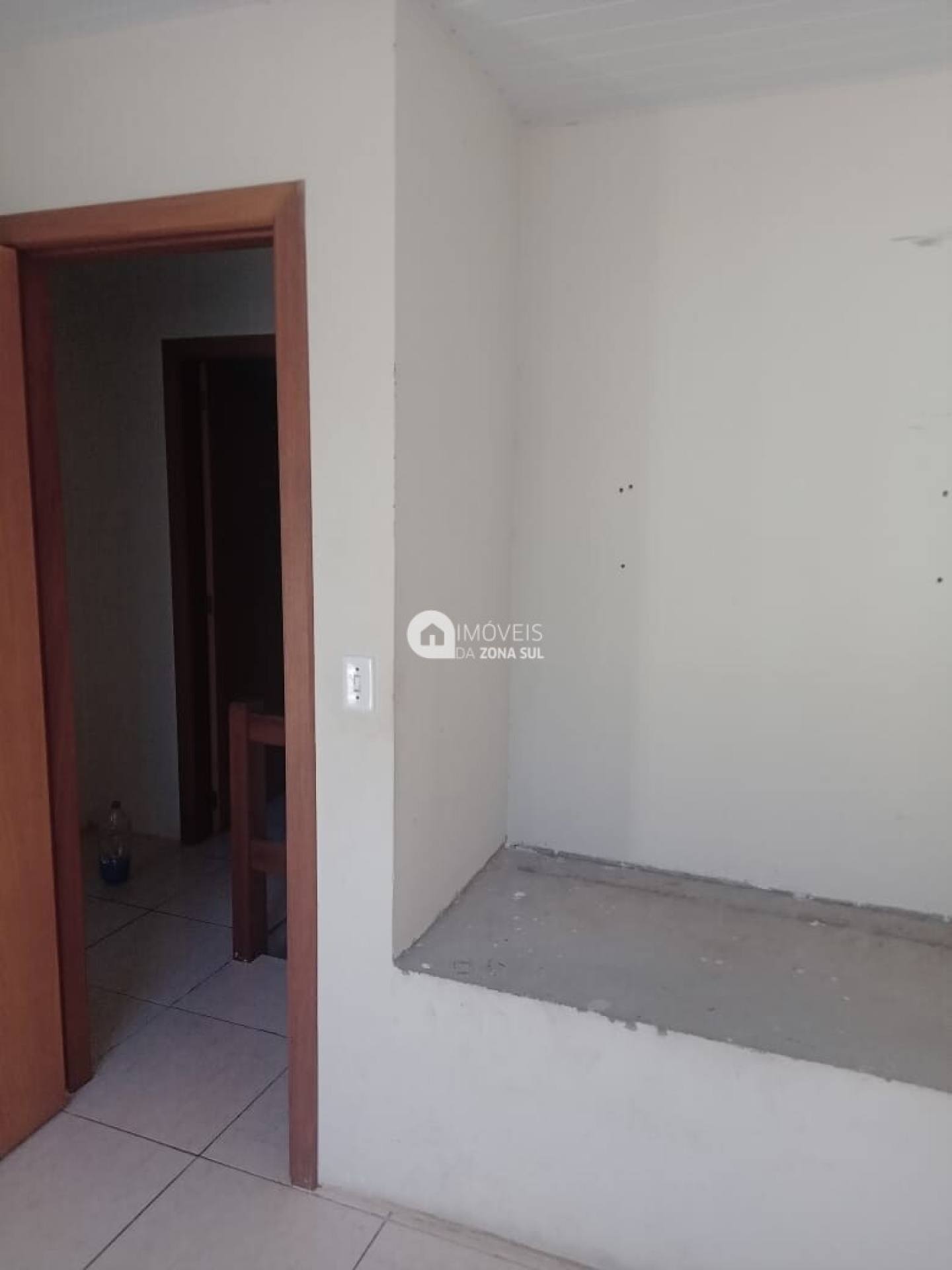 Sobrado para Vender com 1 vaga de garagem com 2 quartos 1 banheiro no bairro Restinga em Porto Alegre/RS