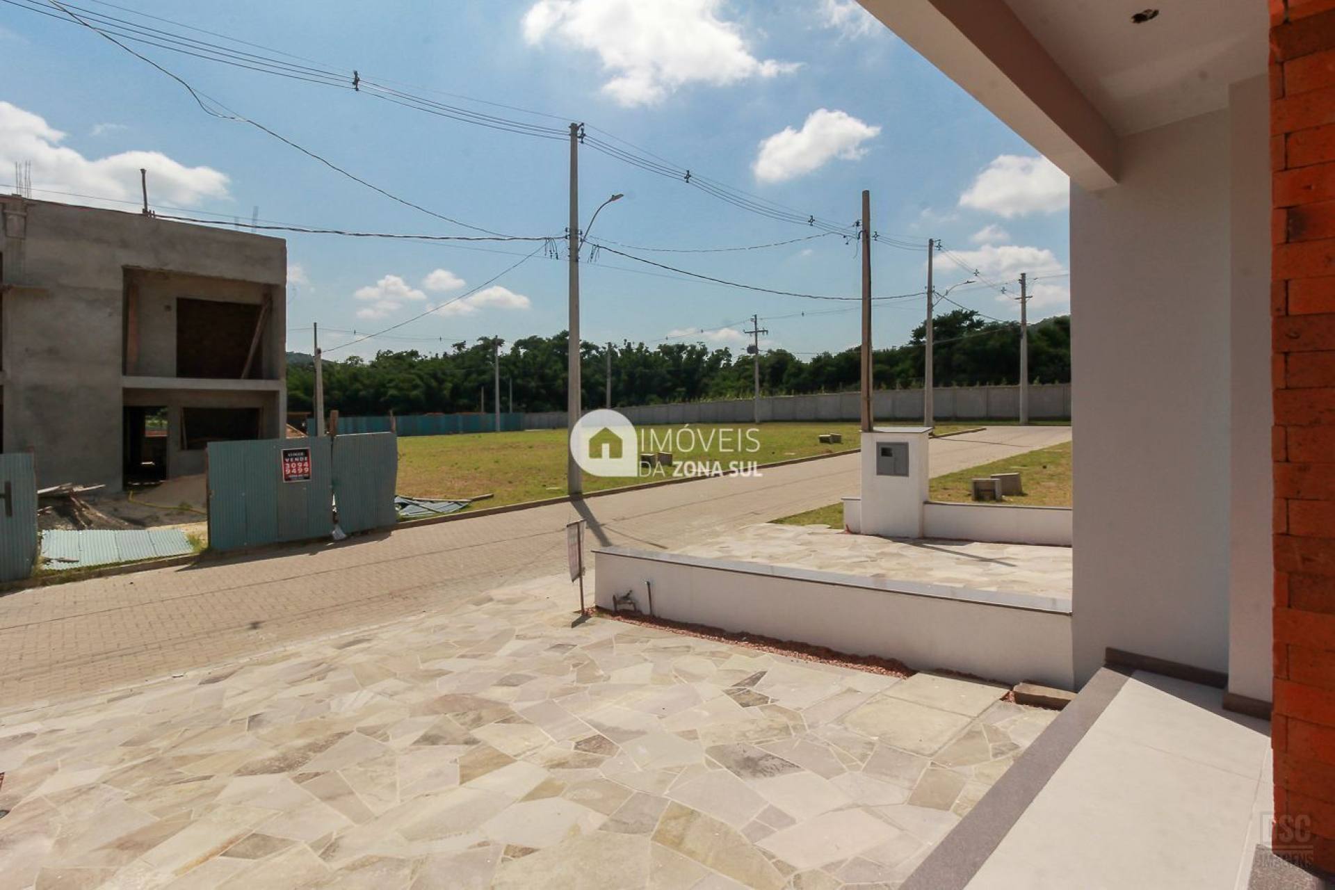 Casa para Vender com 2 vagas de garagem com 3 quartos 2 banheiros 1 suíte no bairro Campo Novo em Porto Alegre/RS