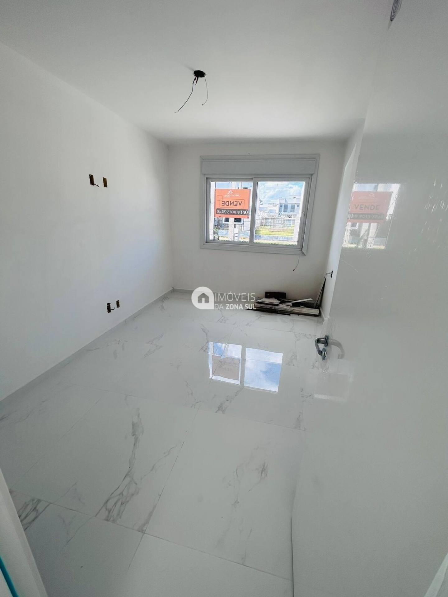 Casa para Vender com 1 vaga de garagem com 3 quartos 2 banheiros 1 suíte no bairro Aberta dos Morros em Porto Alegre/RS