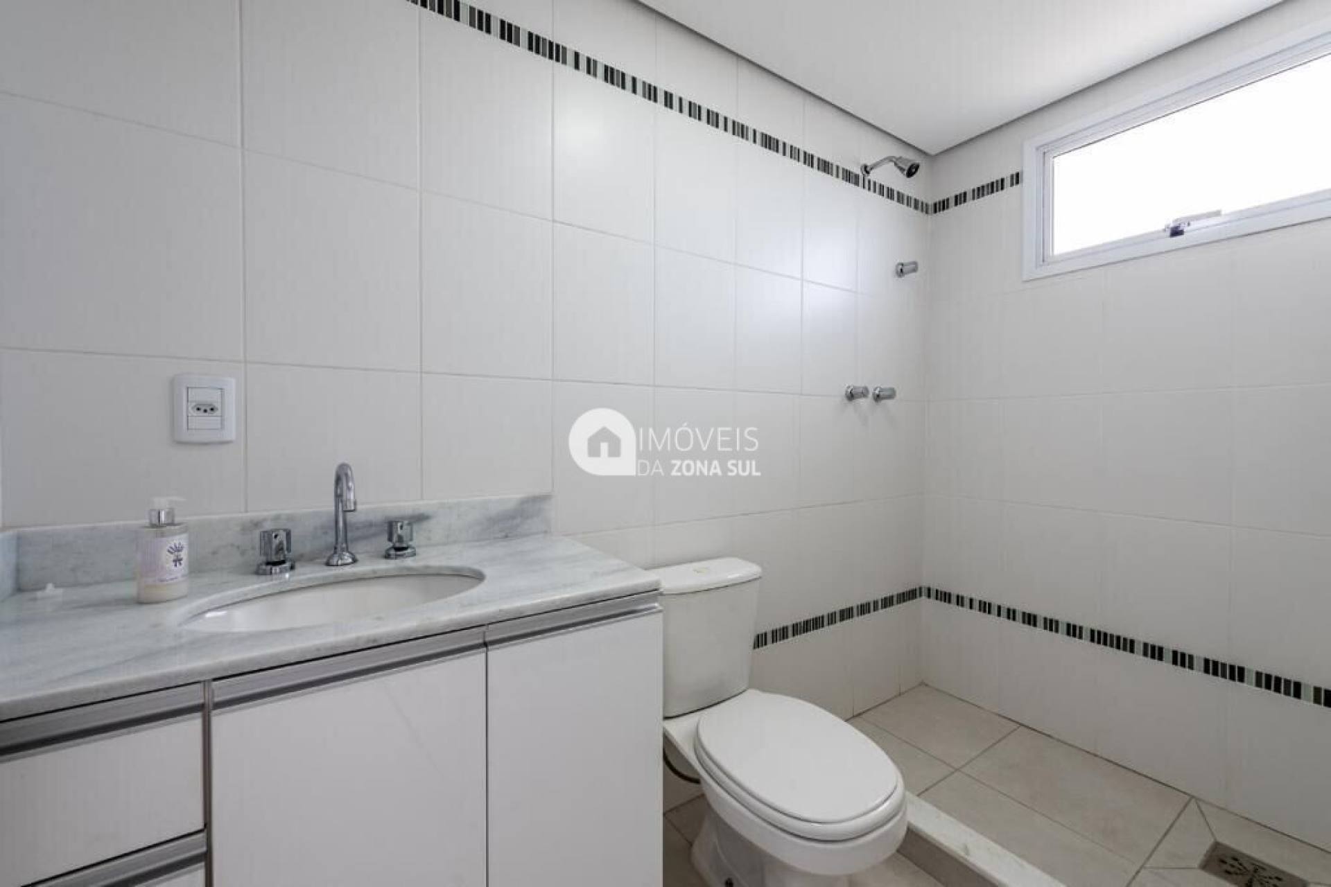 Apartamento 2 dormitórios, 2 vagas de garagem