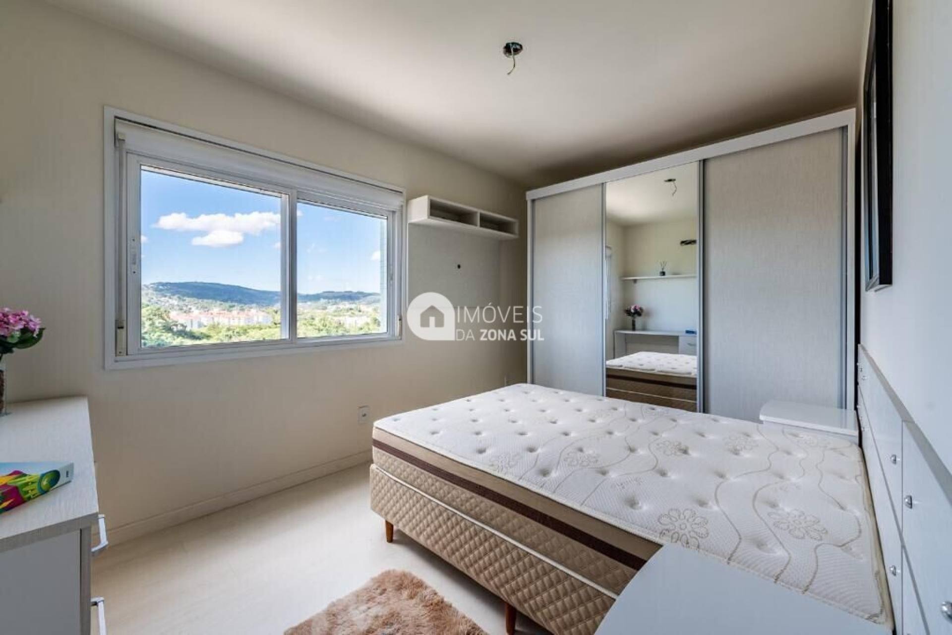 Apartamento 2 dormitórios, 2 vagas de garagem