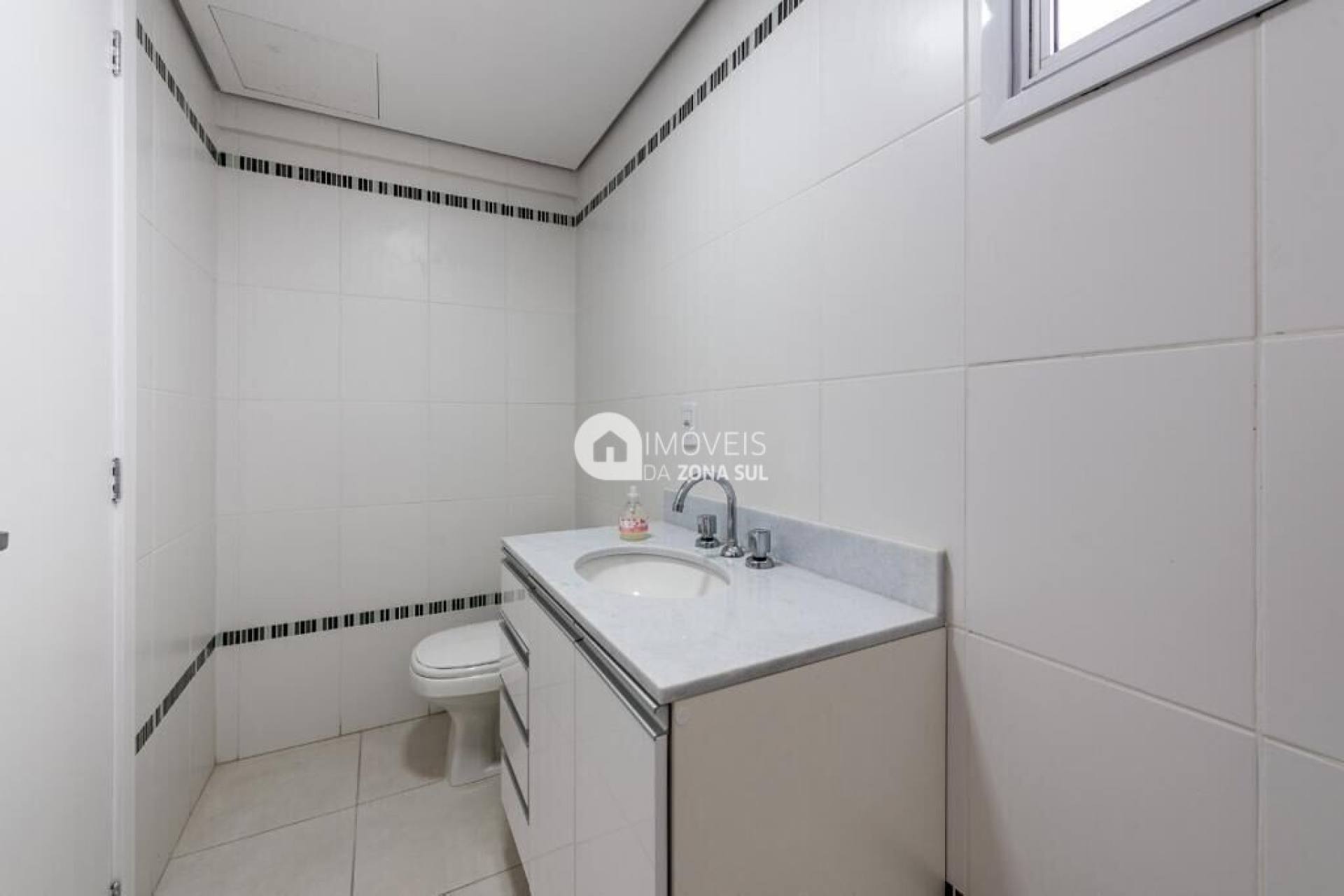 Apartamento 2 dormitórios, 2 vagas de garagem