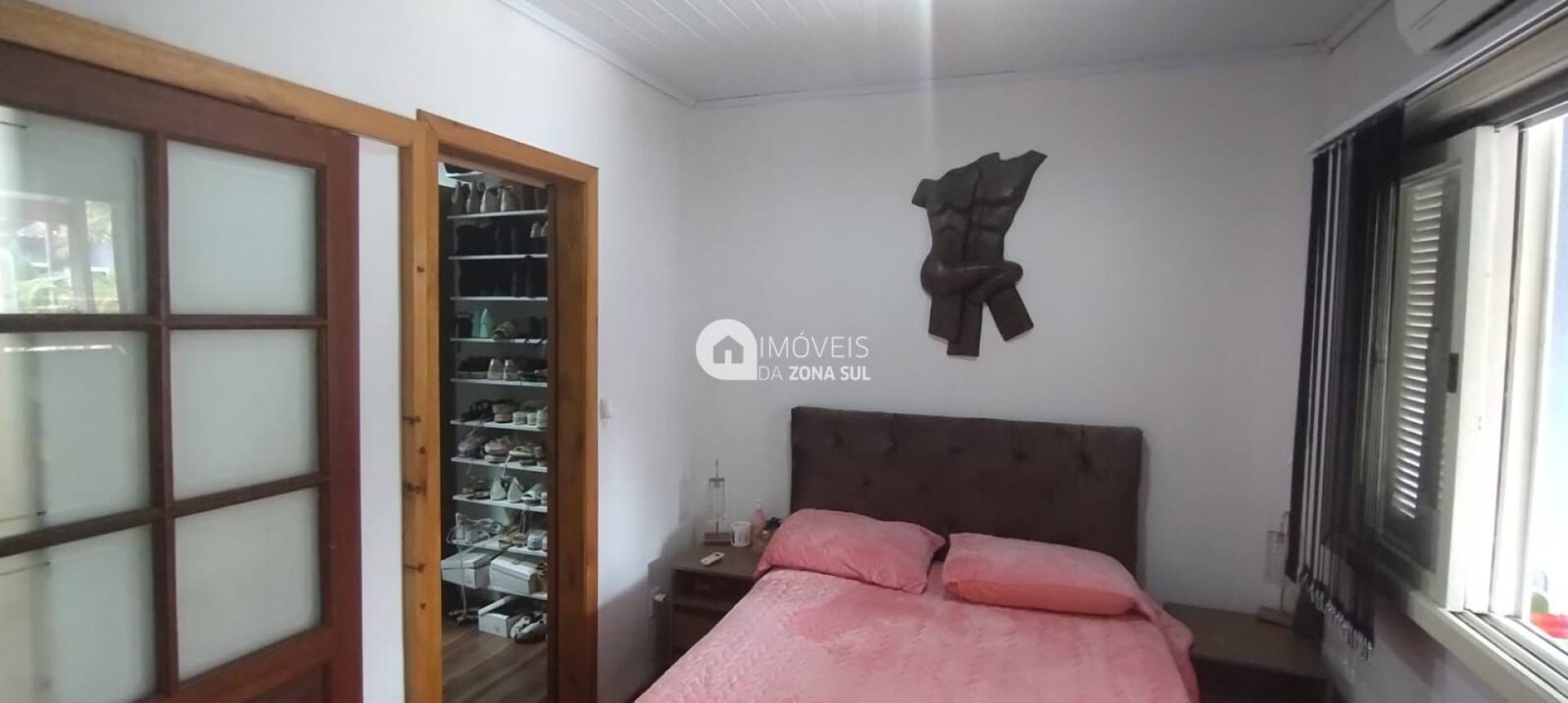 Casa para Vender com 2 vagas de garagem com 2 quartos 1 banheiro no bairro Restinga em Porto Alegre/RS