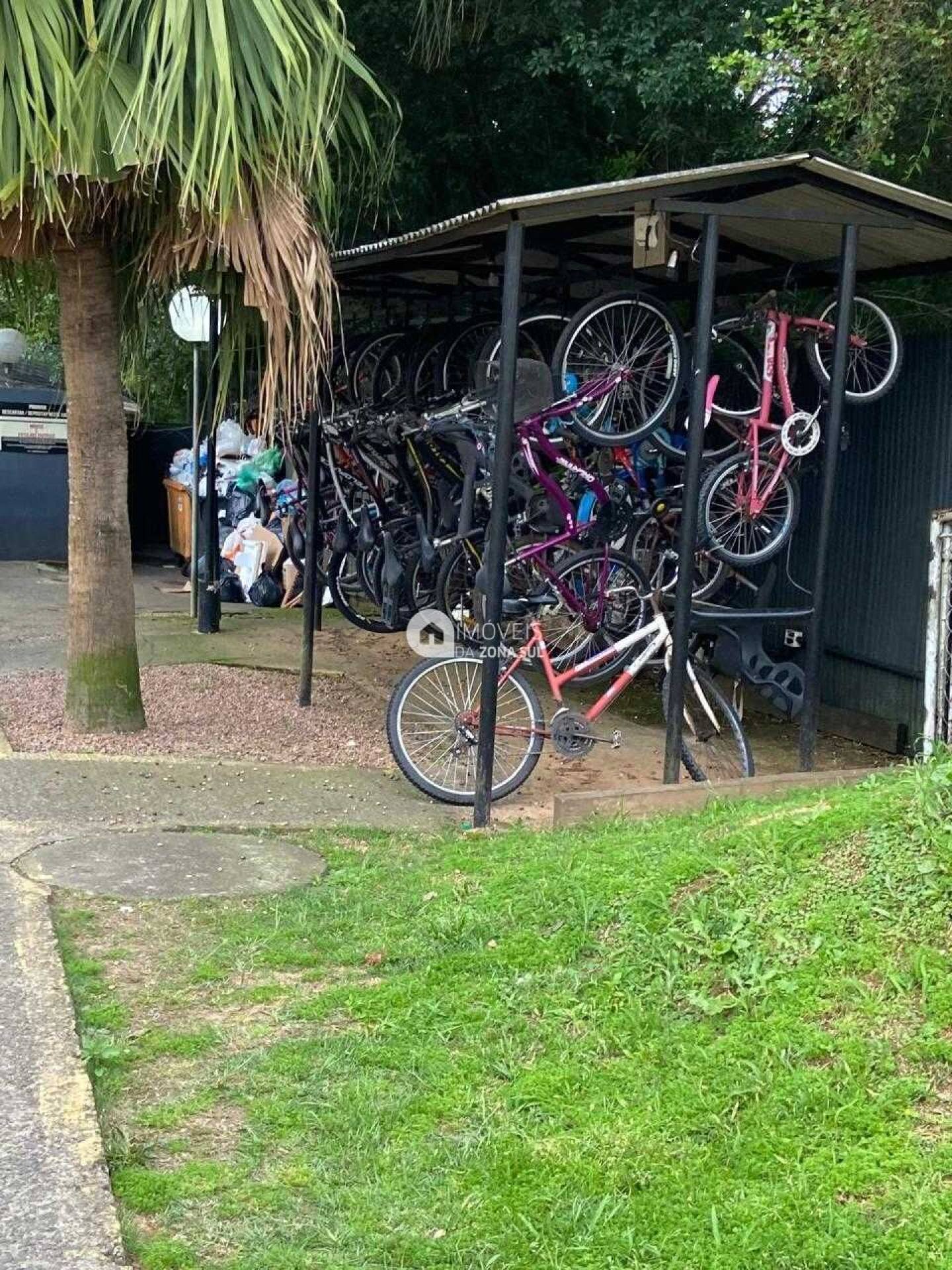 Apartamento para Vender com 1 vaga de garagem com 2 quartos 1 banheiro no bairro Campo Novo em Porto Alegre/RS