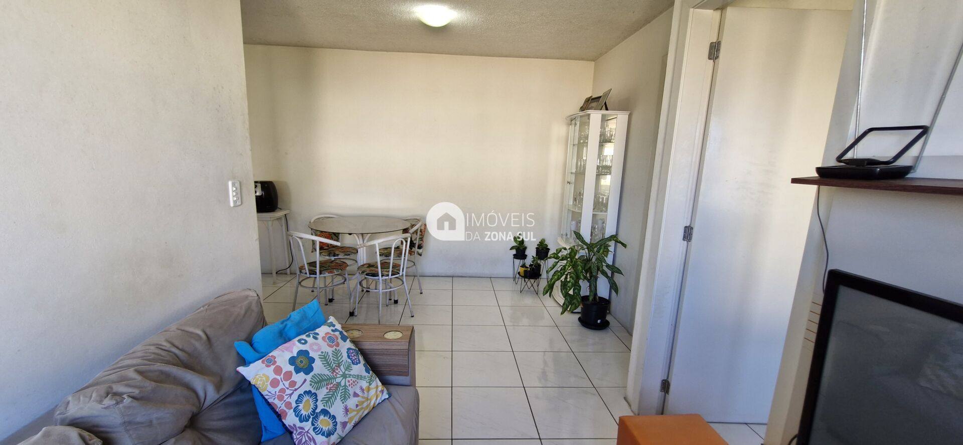 Apartamento para Vender com 1 vaga de garagem com 2 quartos 1 banheiro no bairro Restinga em Porto Alegre/RS