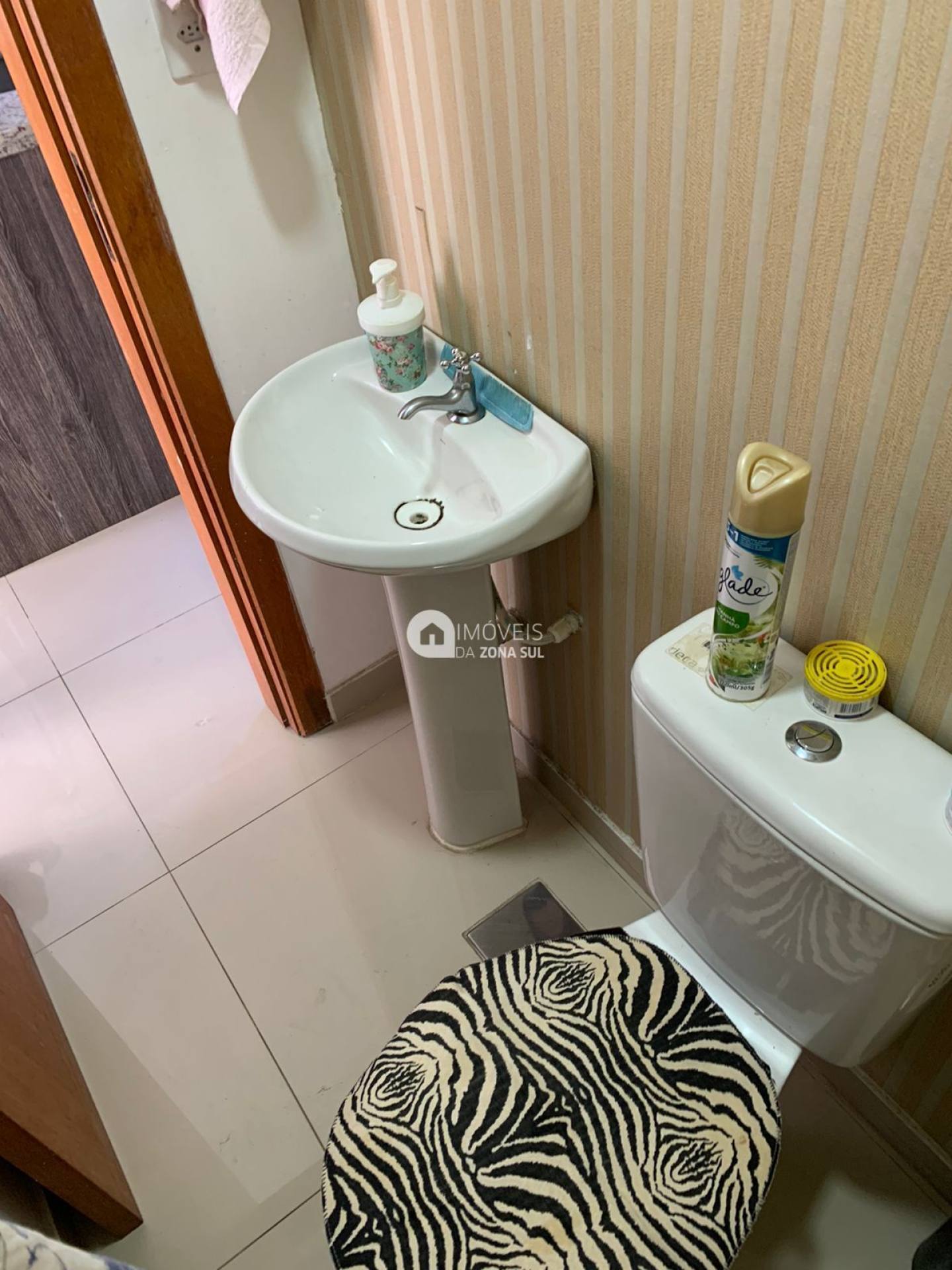 Sobrado em Condomínio Fechado na Restinga