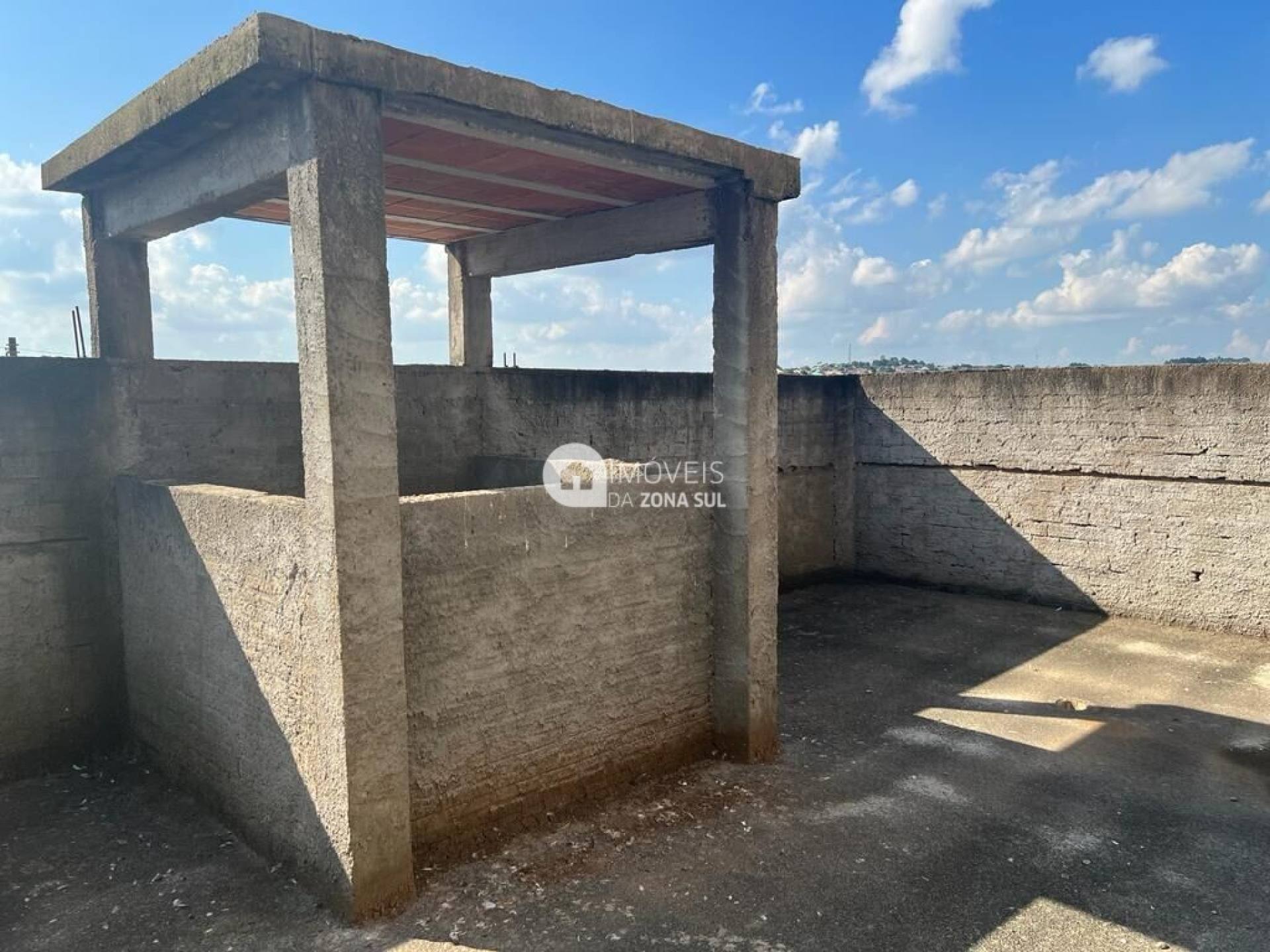 Prédio para Vender com 6 vagas de garagem com 2 banheiros no bairro Jardim Algarve em Alvorada/RS