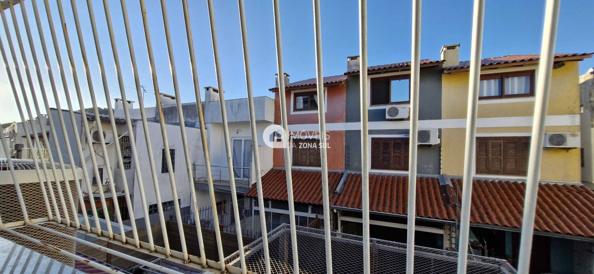 Sobrado para Vender com 2 vagas de garagem com 2 quartos 3 banheiros 2 suítes no bairro Hípica em Porto Alegre/RS
