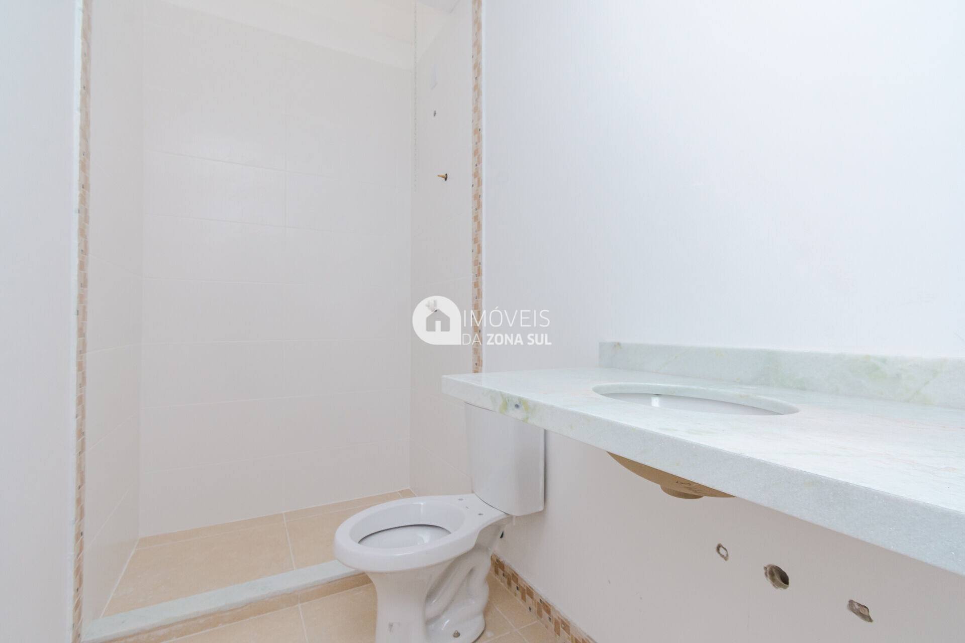 Lindo sobrado de 3 dormitórios, incluindo uma suíte, em uma localização privilegiada no prestigioso Hípica Boulevard