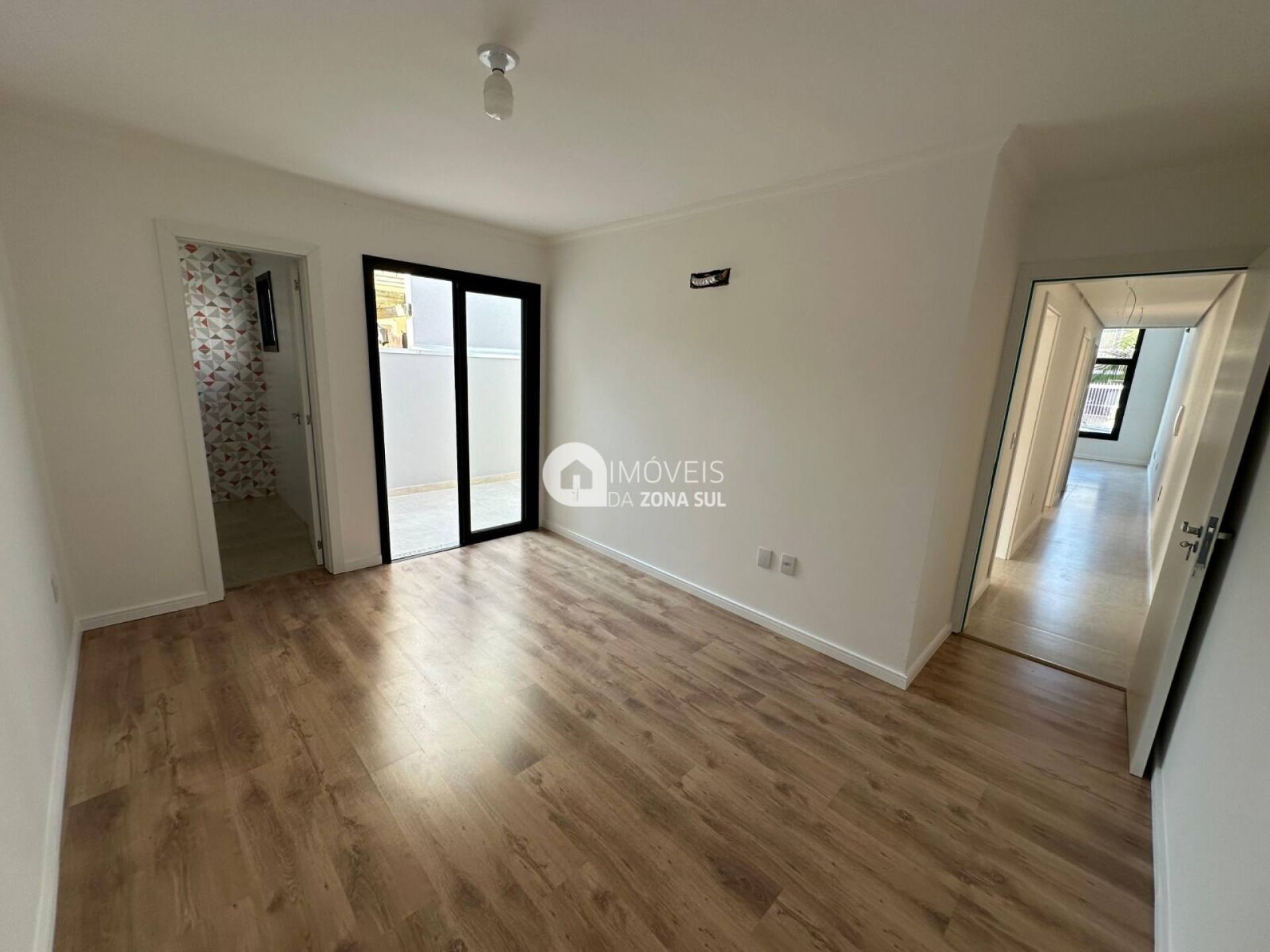 Casa para Vender com 2 vagas de garagem com 3 quartos 2 banheiros 1 suíte no bairro Hípica em Porto Alegre/RS