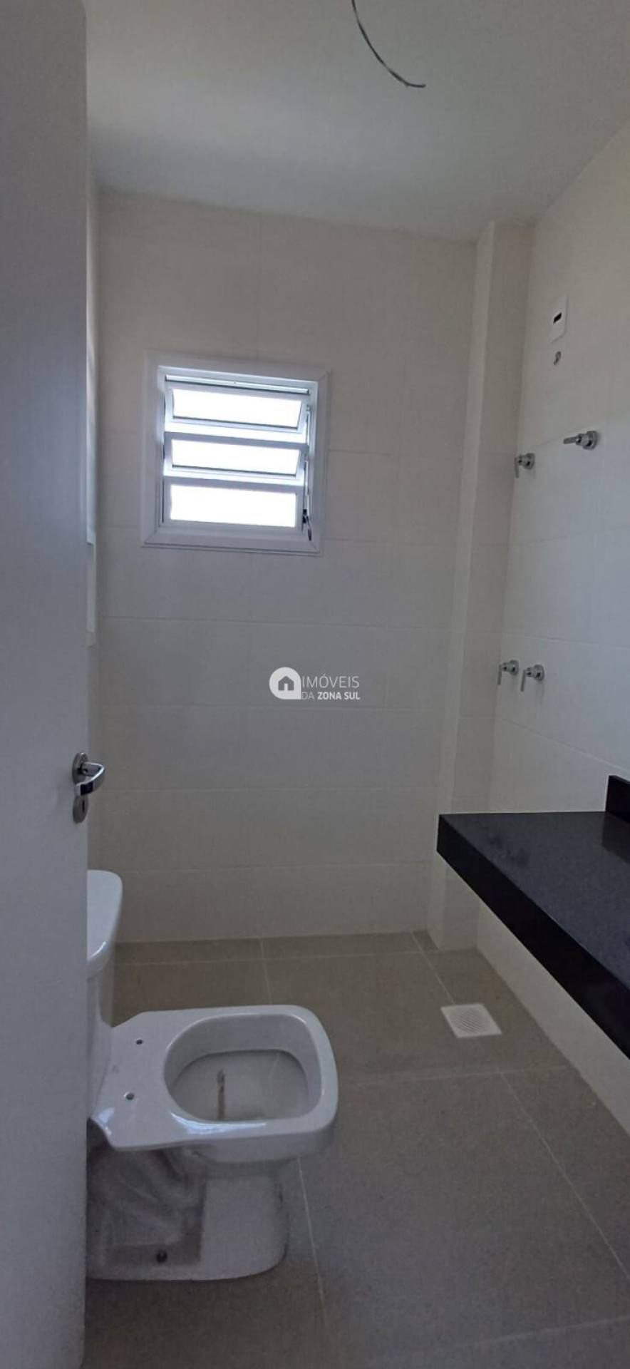 Ótima Casa Térrea em Condomínio na Hípica