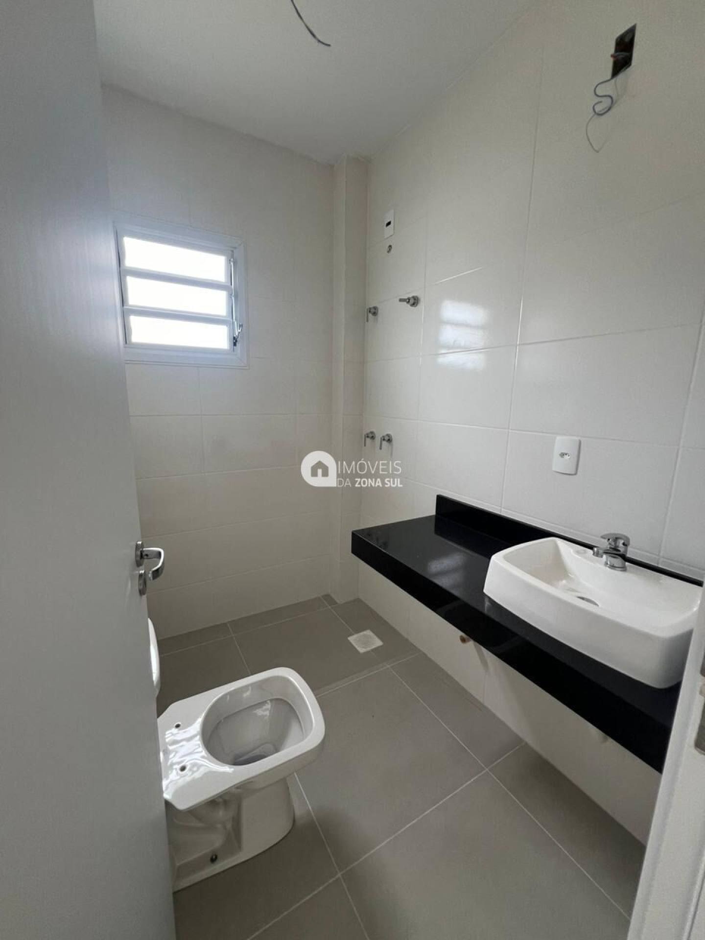 Ótima Casa Térrea em Condomínio na Hípica