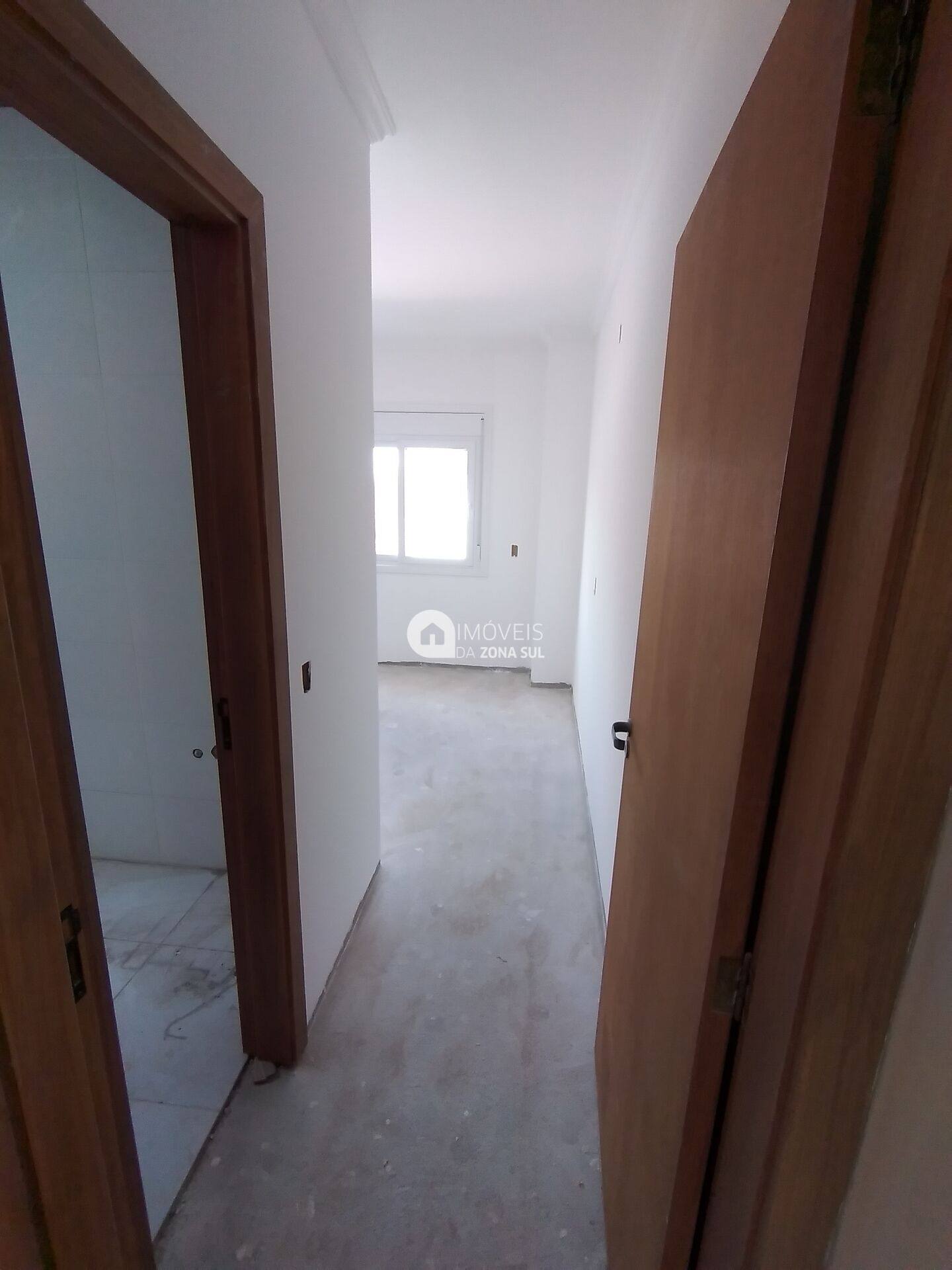 Sobrado para Vender com 1 vaga de garagem com 2 quartos 2 banheiros 2 suítes no bairro Hípica em Porto Alegre/RS