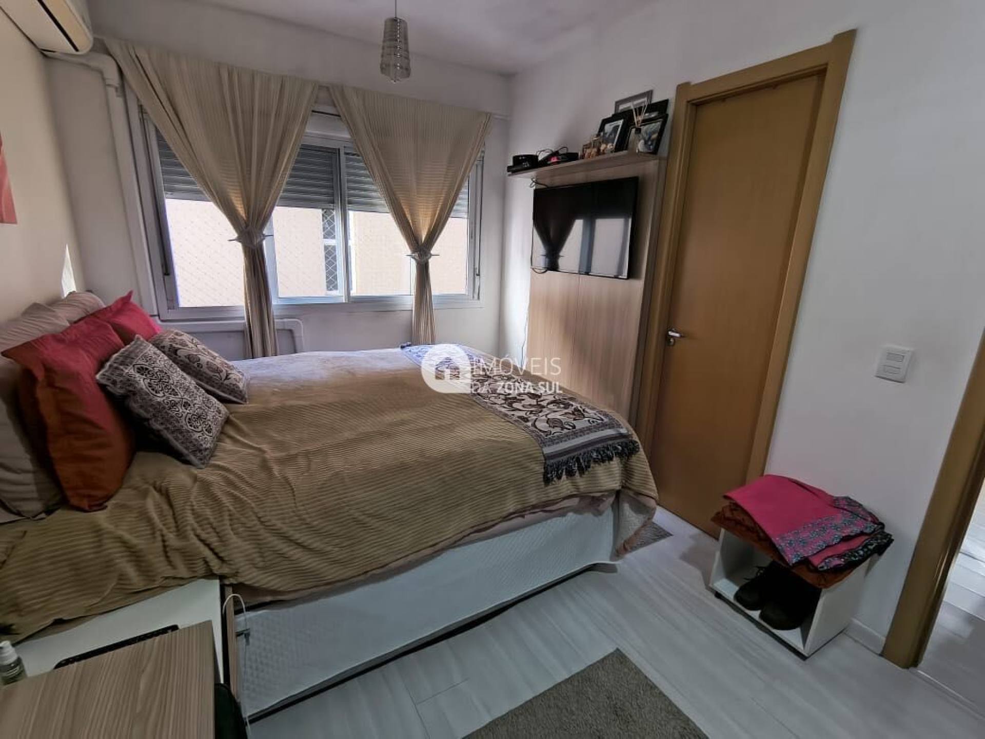 Apartamento para Vender com 1 vaga de garagem com 3 quartos 2 banheiros 1 suíte no bairro Teresópolis em Porto Alegre/RS