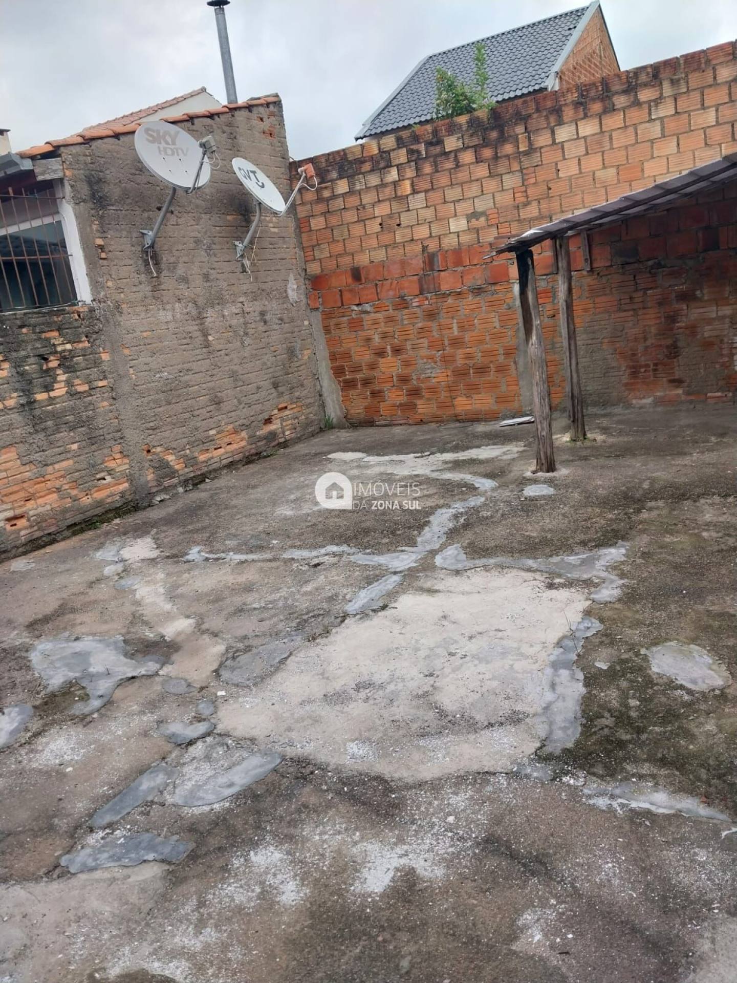 Casa para Vender com 1 vaga de garagem com 2 quartos 1 banheiro no bairro Hípica em Porto Alegre/RS