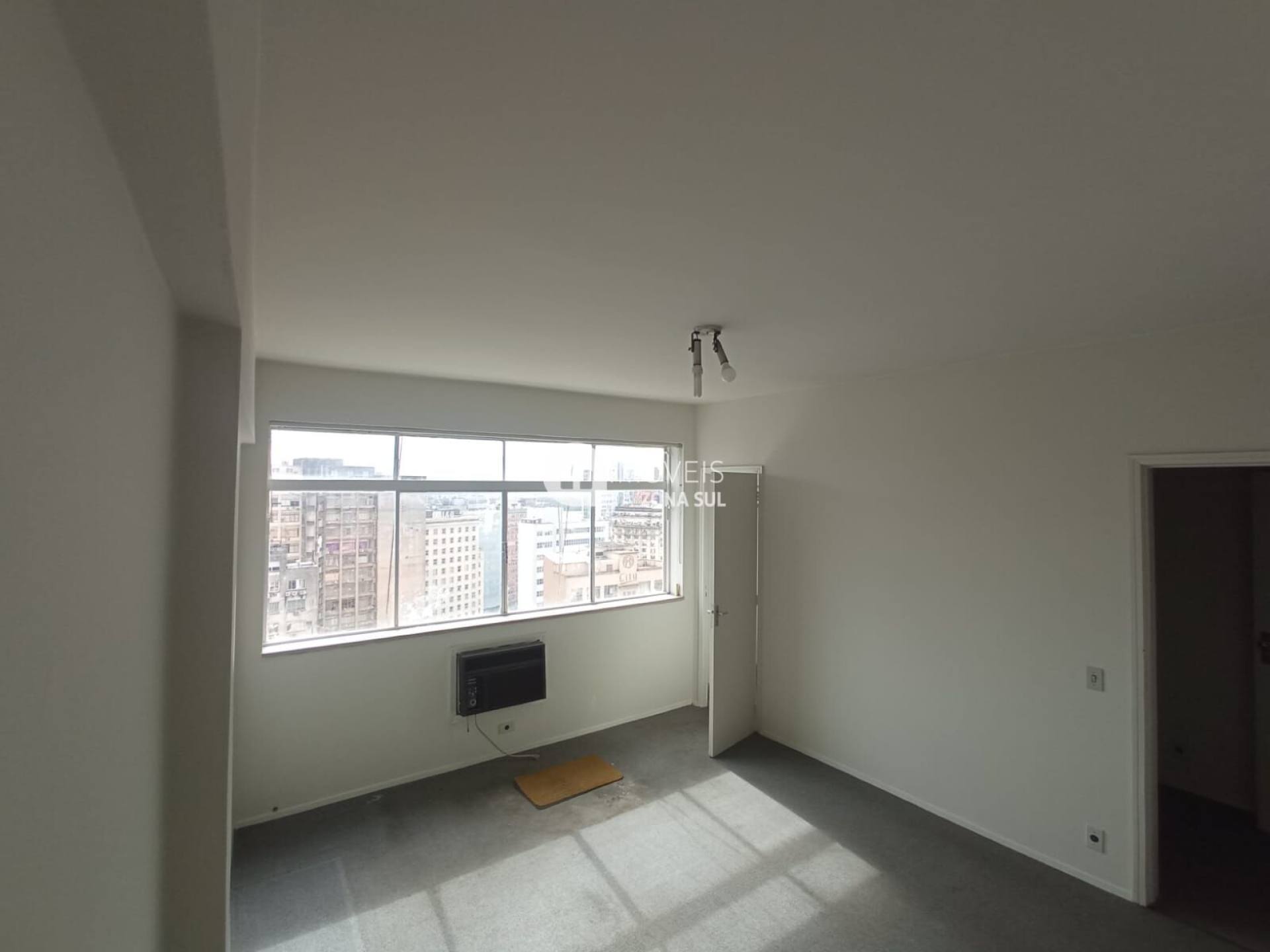 Sala comercial em Galeria Malcon