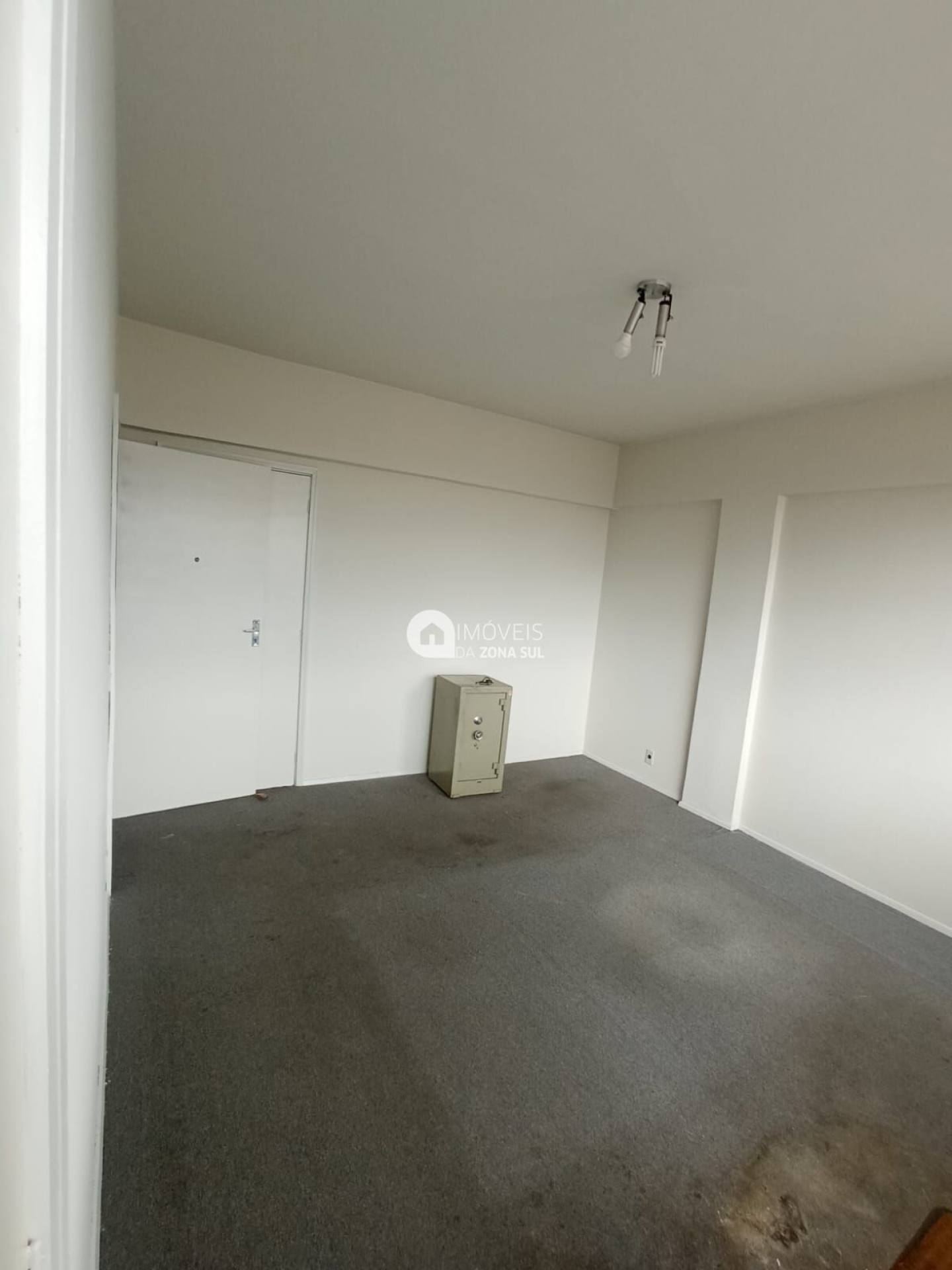 Sala comercial em Galeria Malcon
