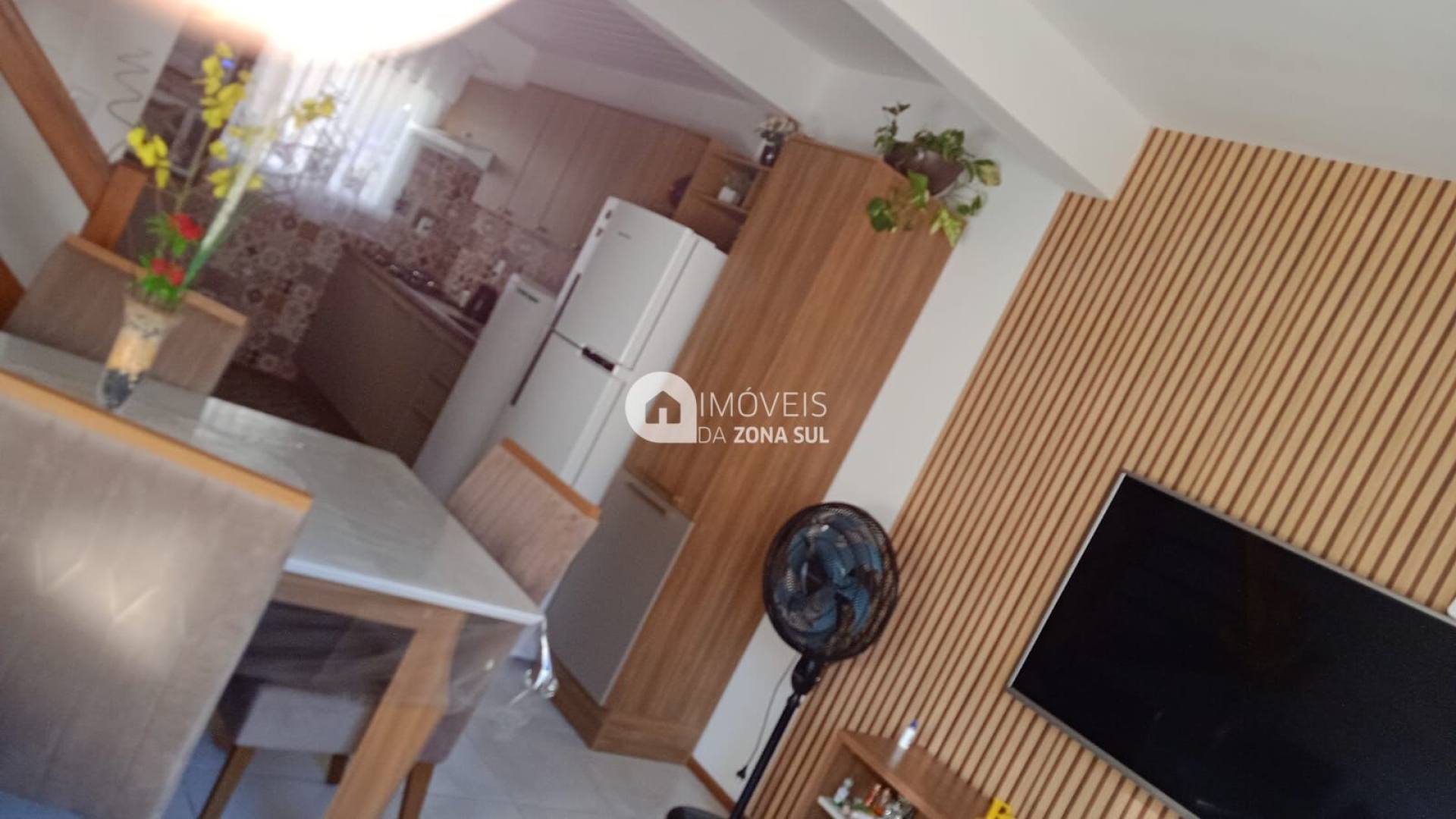 Casa 2 dormitórios em Condomínio na Restinga
